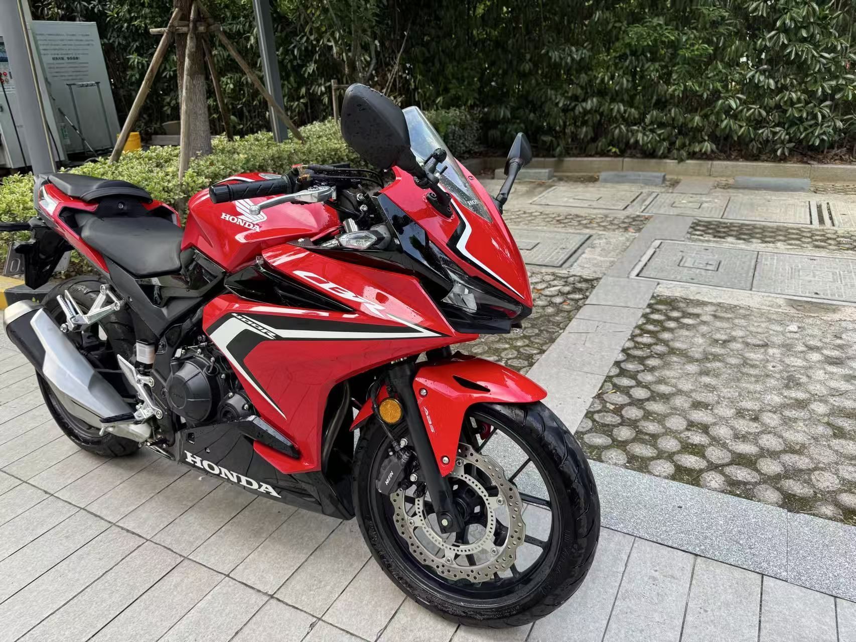 本田WING CBR400R