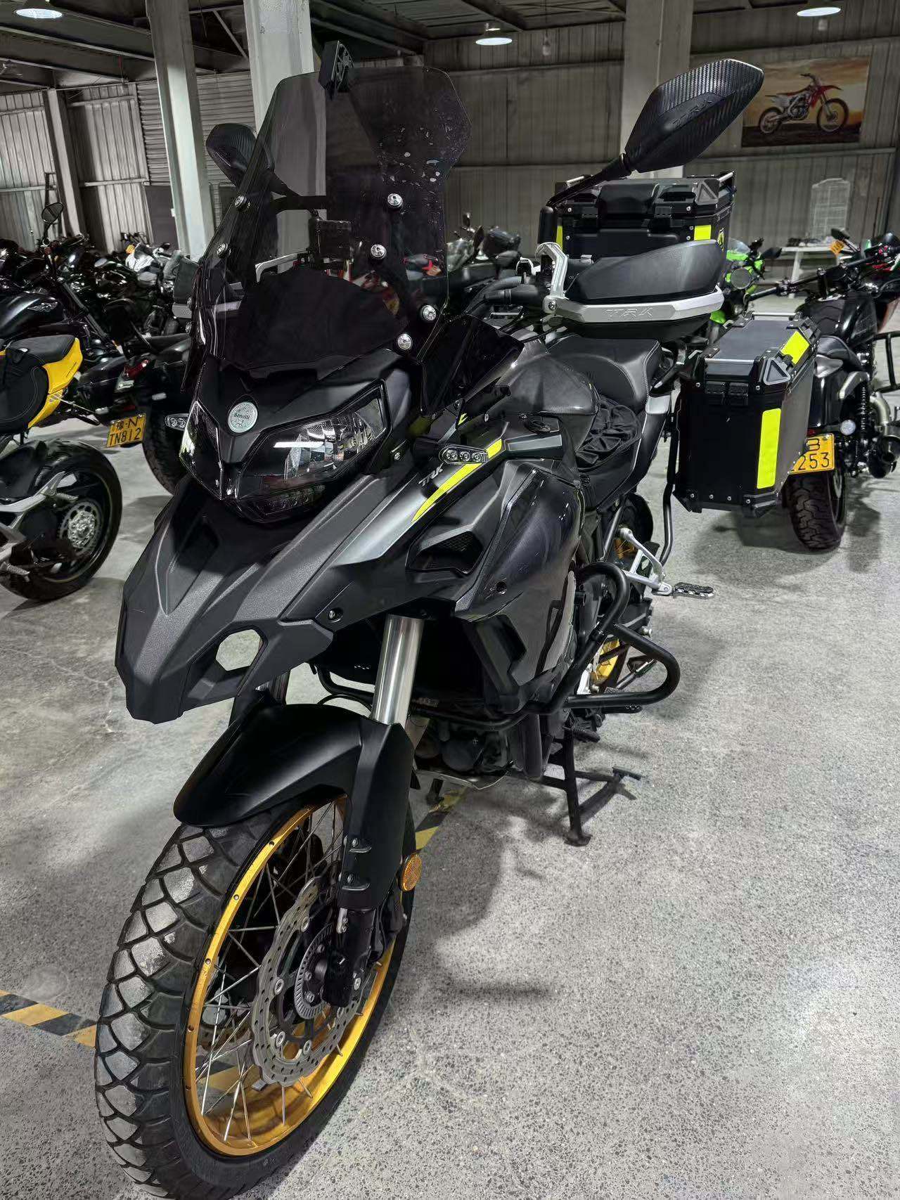 贝纳利 金鹏 TRK502