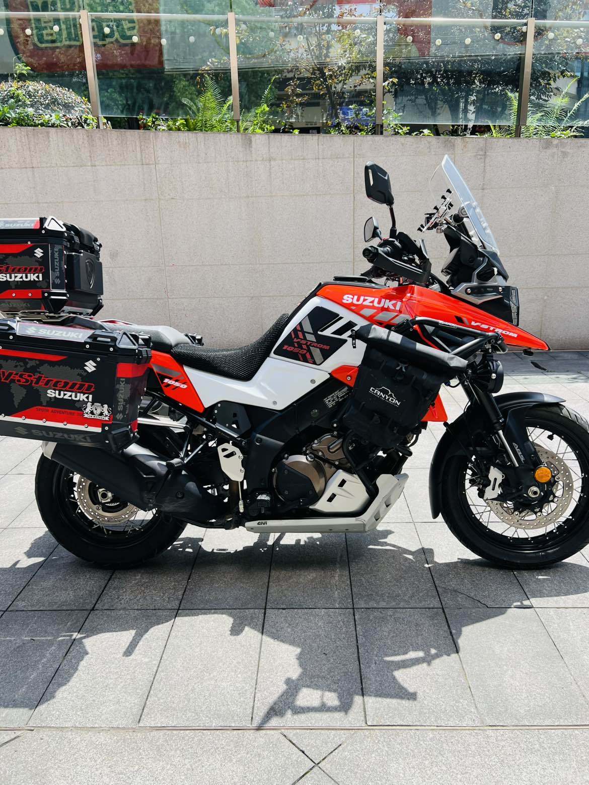 铃木 V-Strom 1050