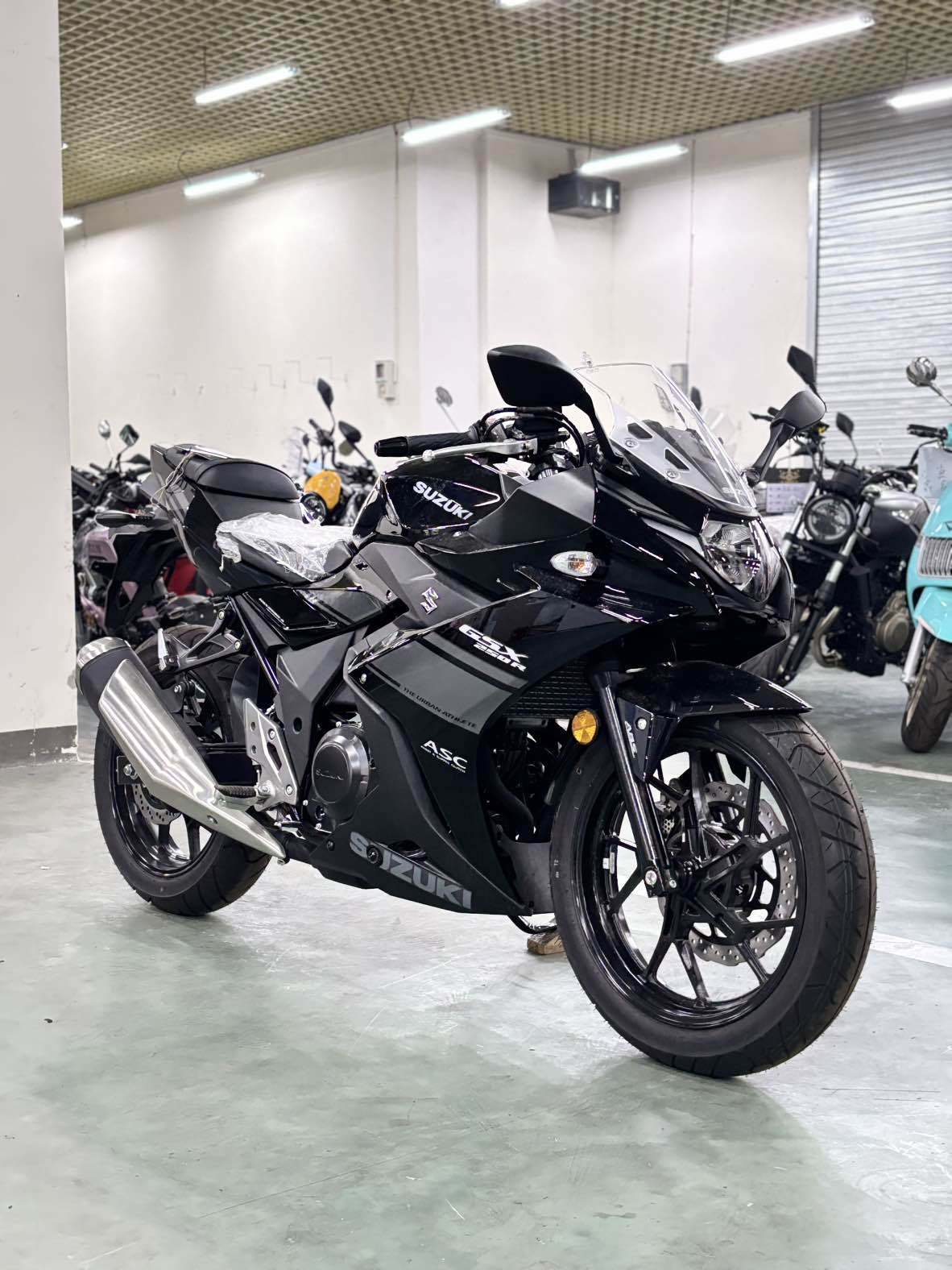 豪爵铃木 GSX250R