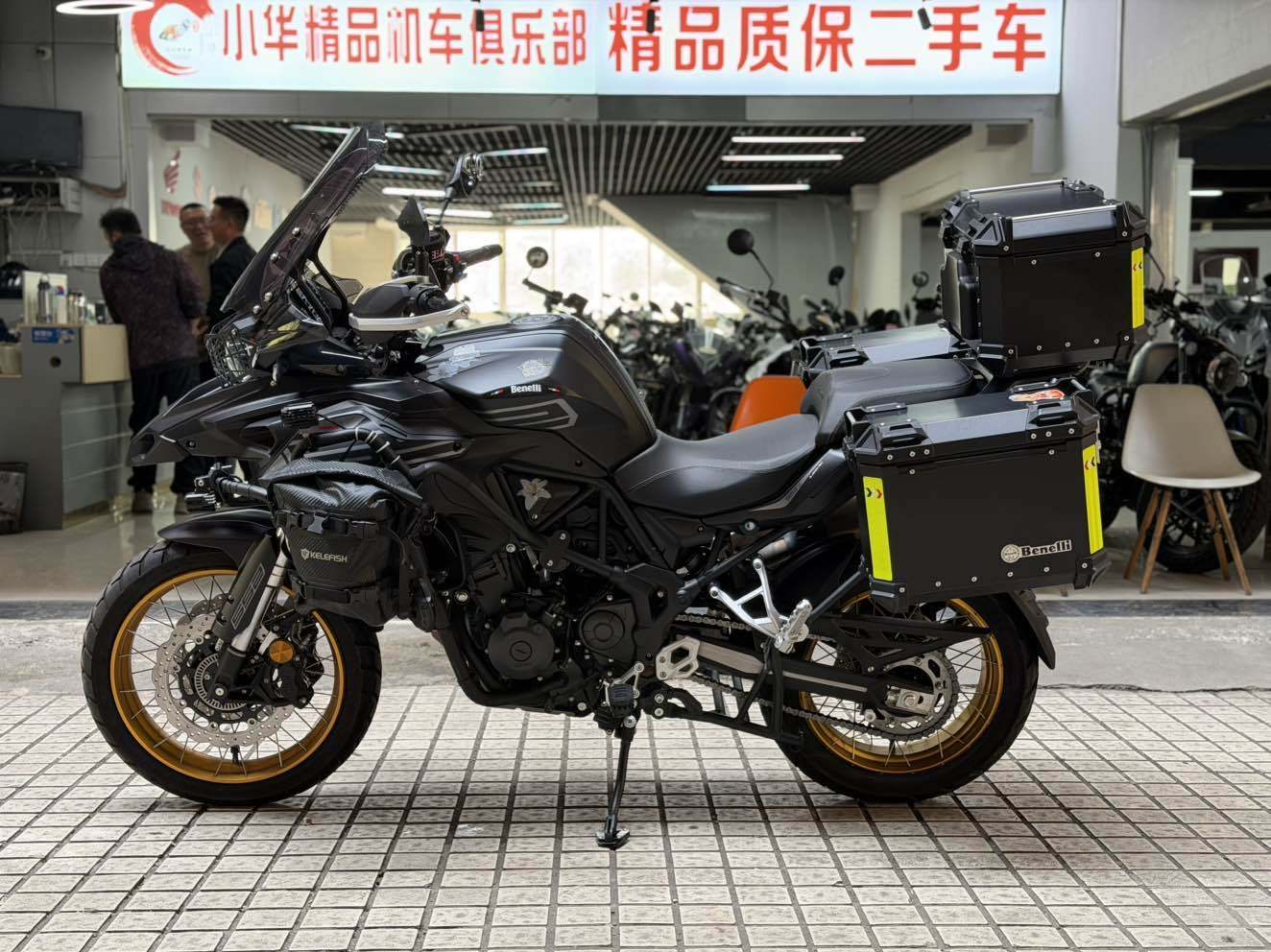 贝纳利 TRK552