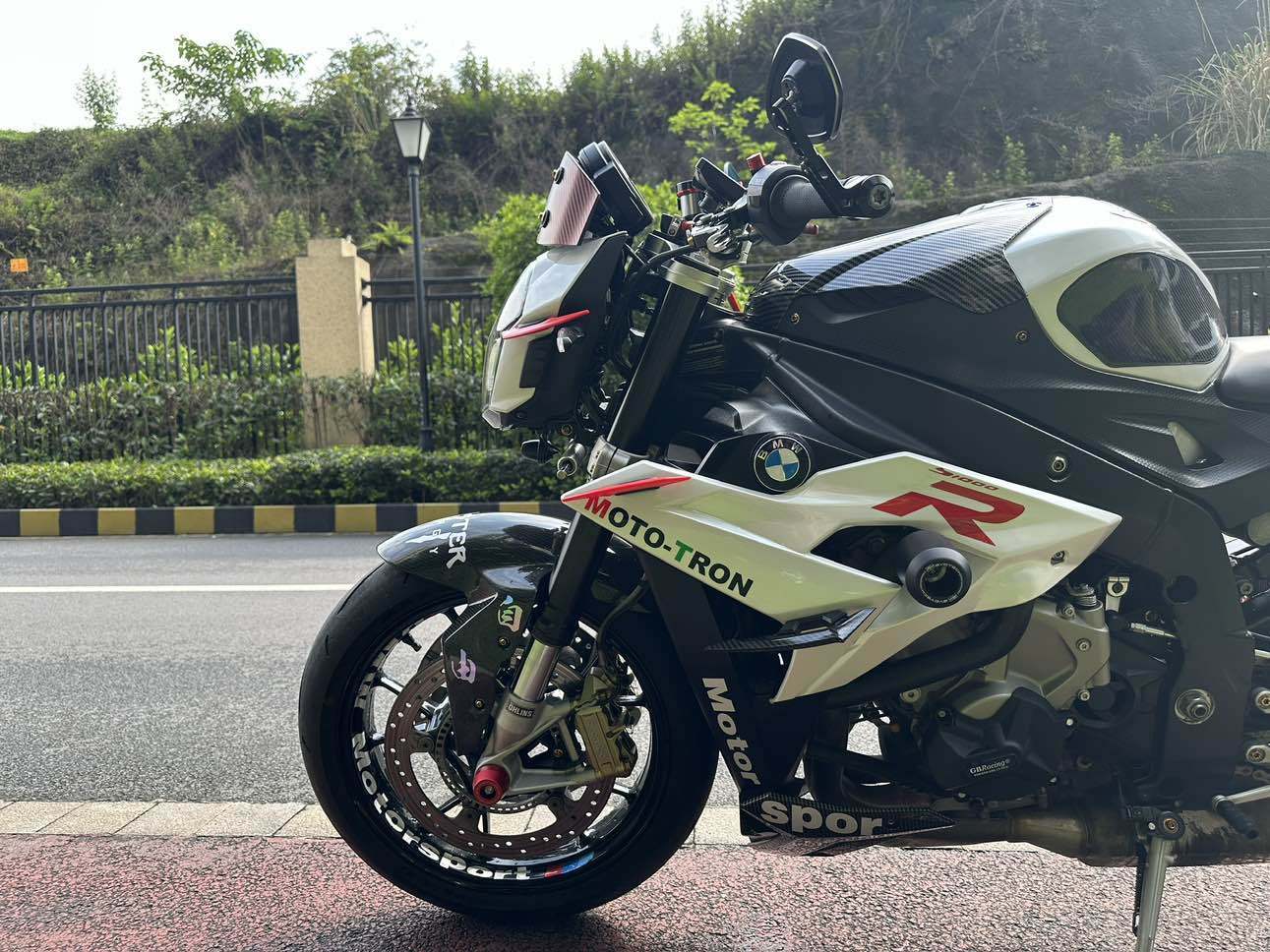 宝马 S 1000 R