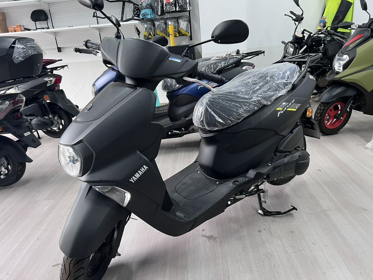 建设雅马哈 旭鹰125