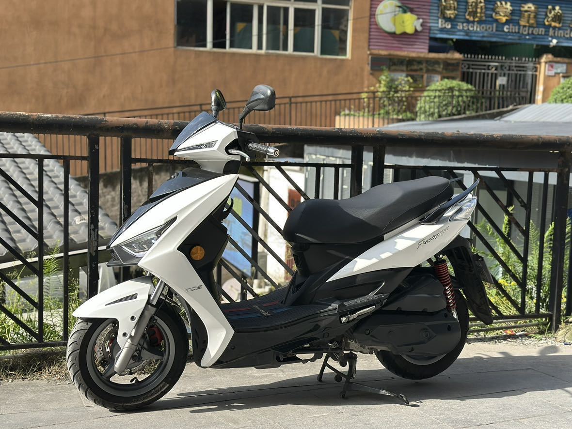 光阳 弯道150