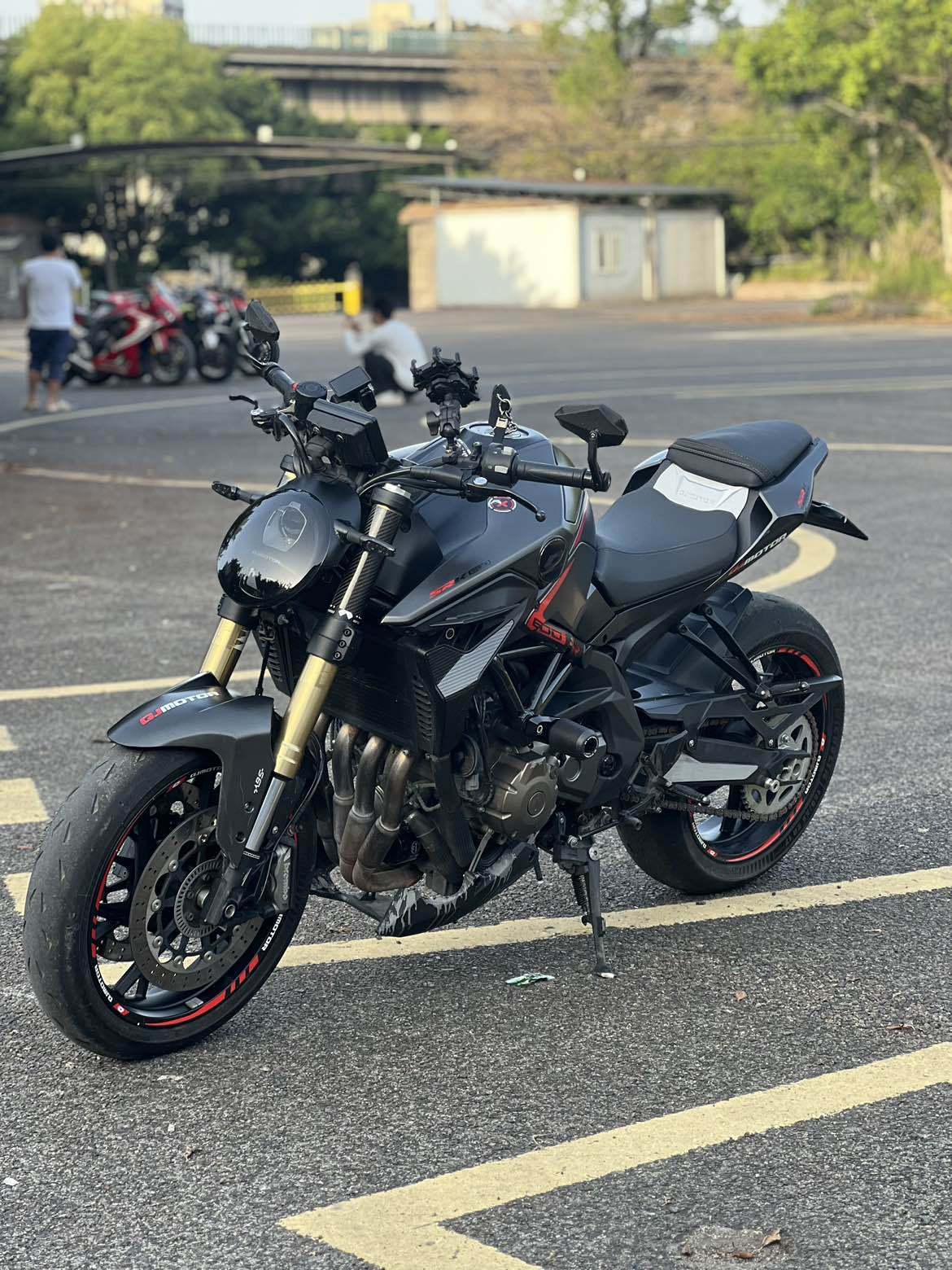 QJMOTOR 追600