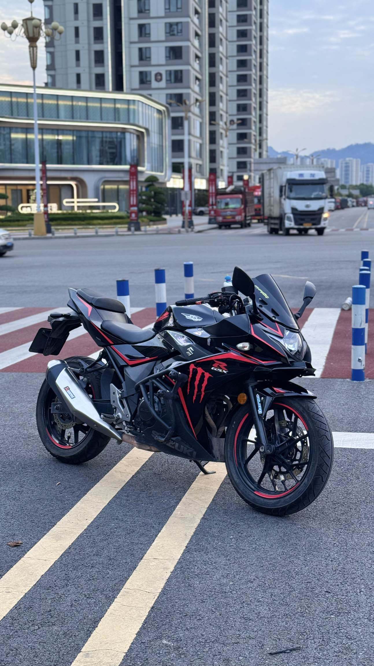 豪爵铃木 GSX250R