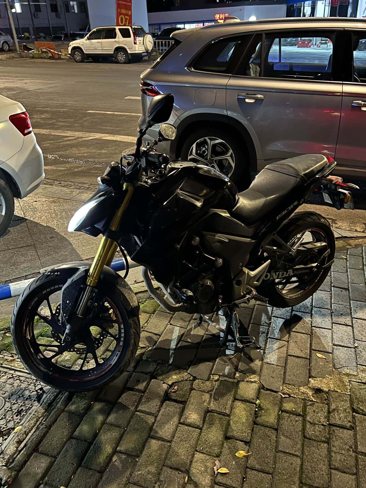 新大洲本田 CBF190R