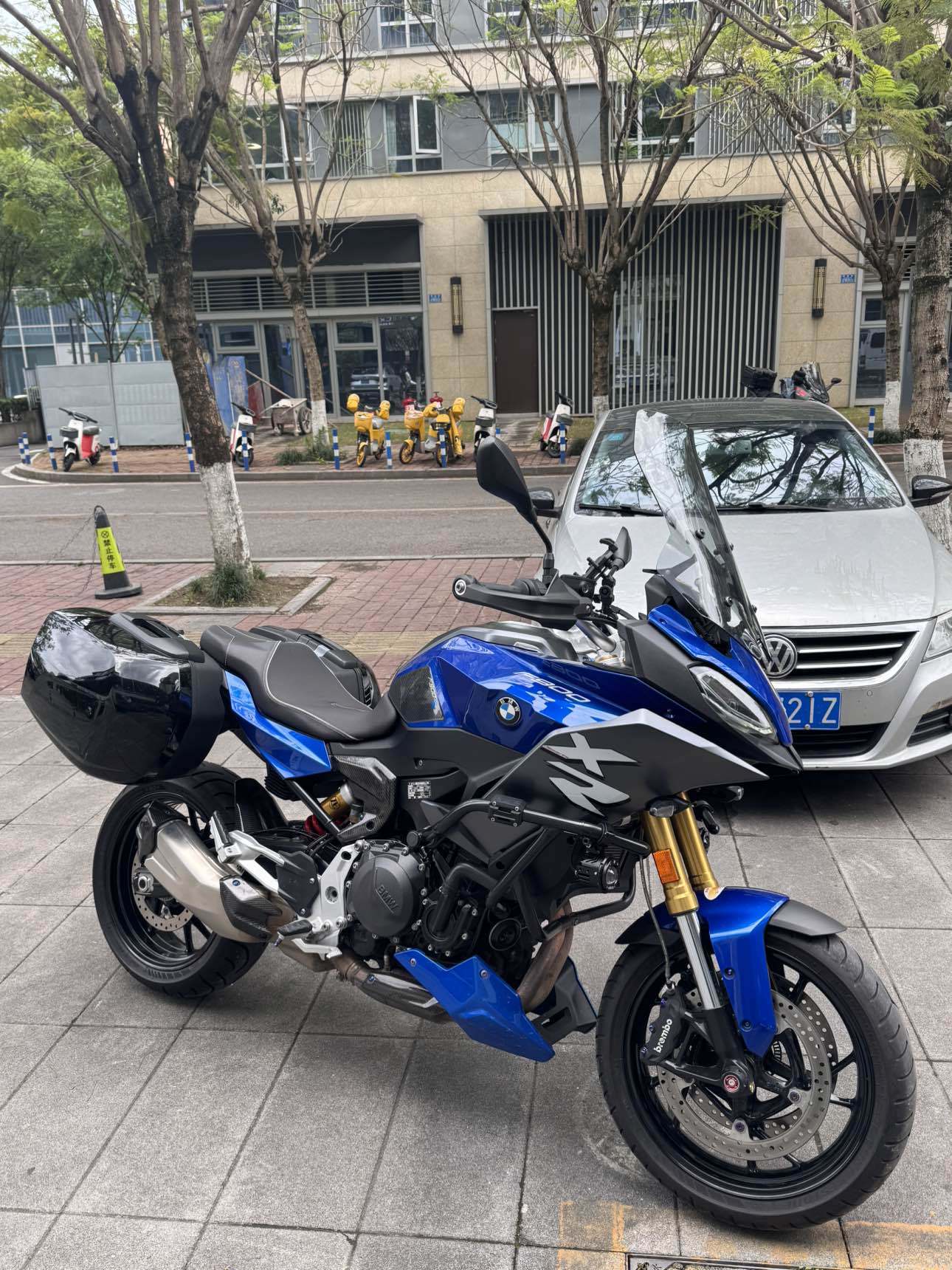 宝马 F 900 XR
