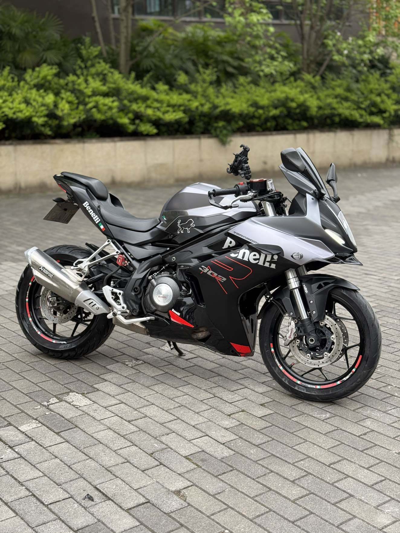 贝纳利 龙卷风 Tornado 302R