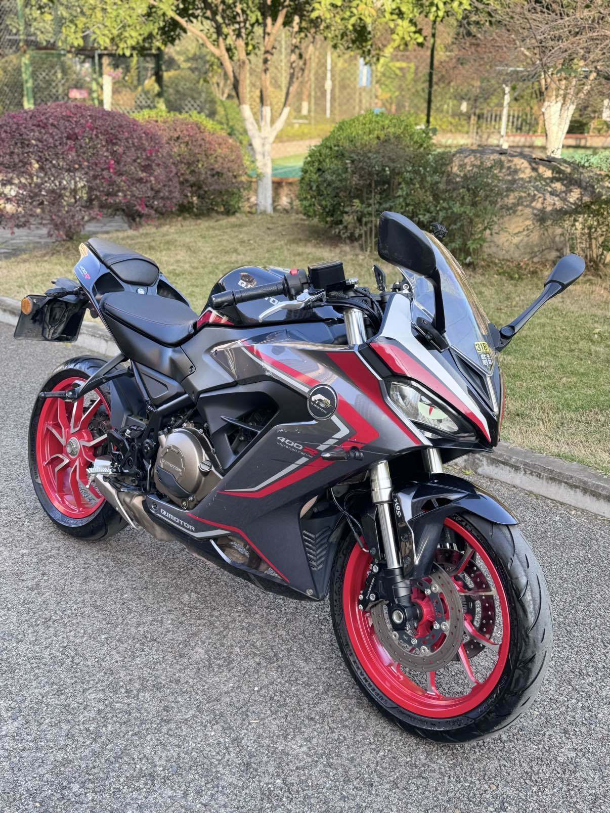 QJMOTOR 赛400