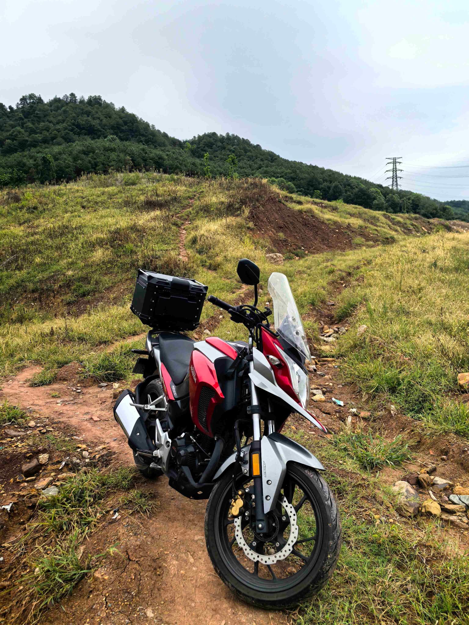 五羊本田 猛鸷 CB190X