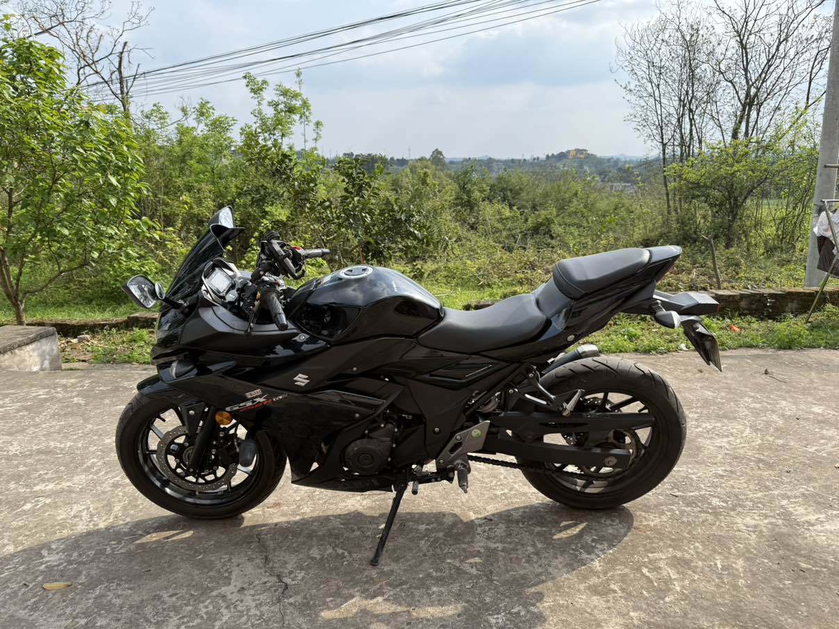豪爵铃木 GSX250R