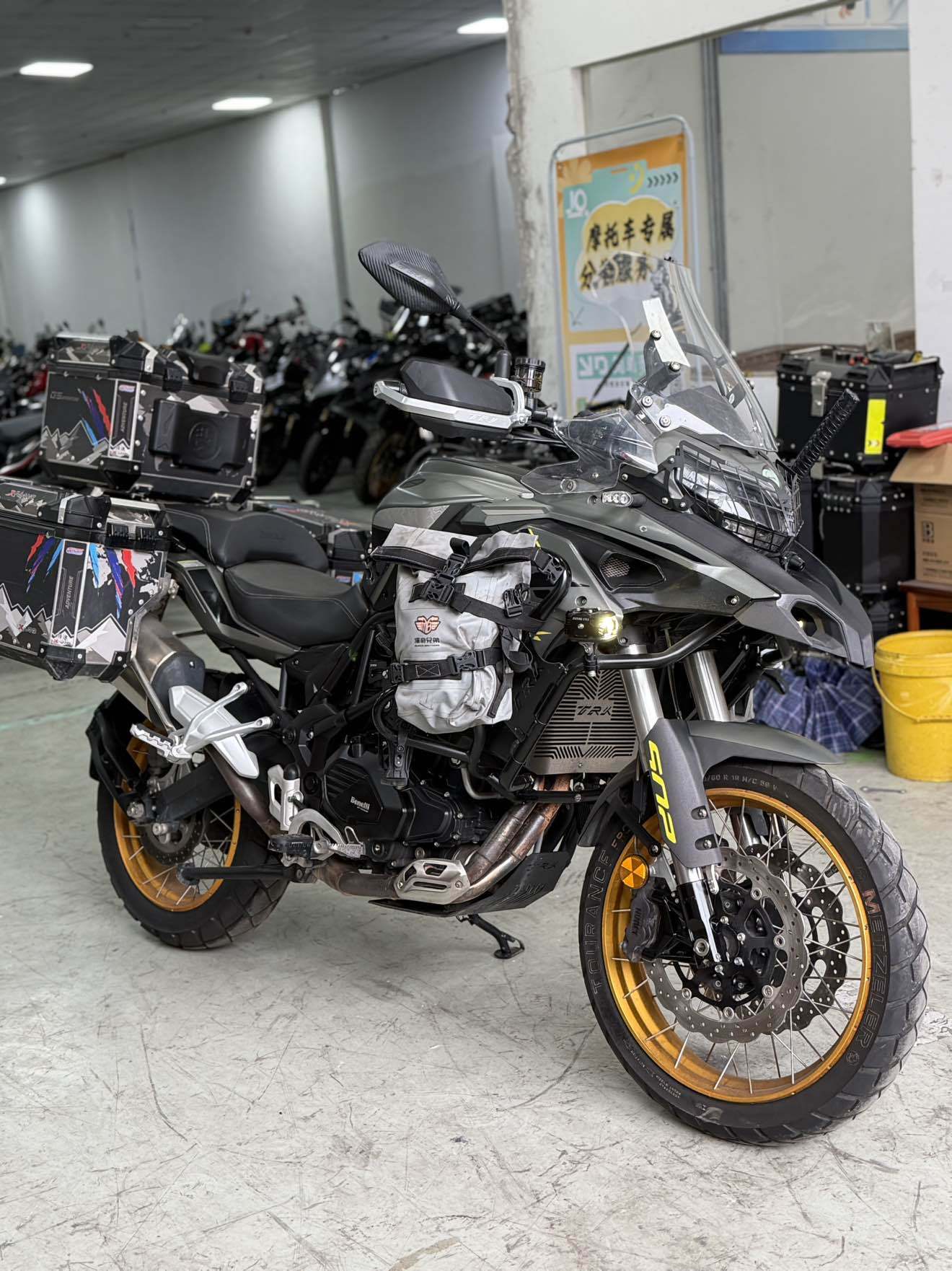贝纳利 金鹏 TRK502