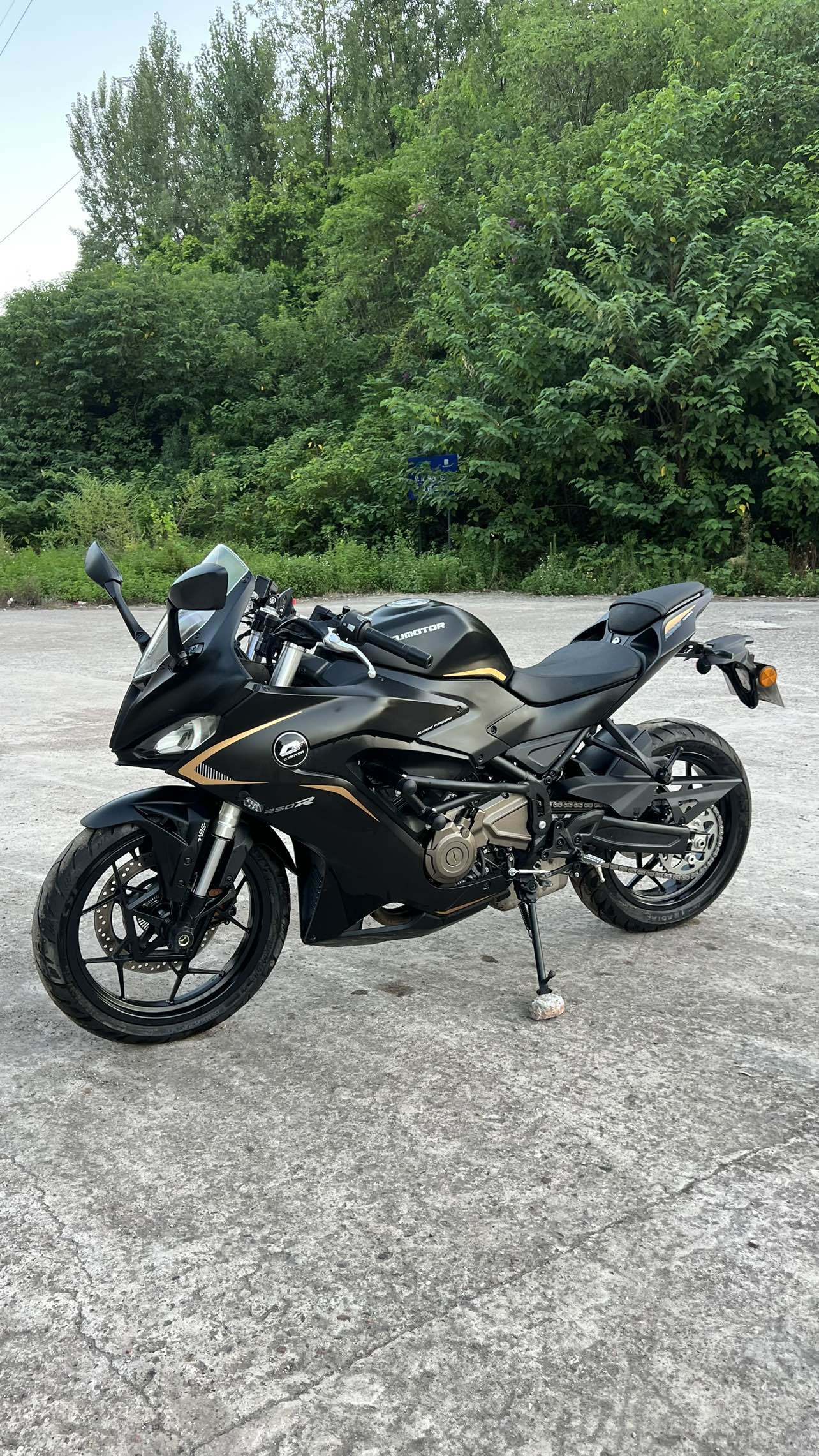 QJMOTOR 赛250