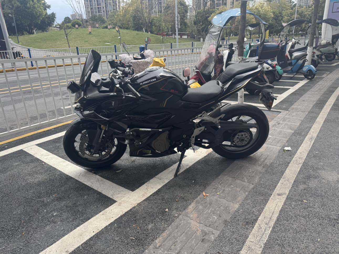 QJMOTOR 赛450