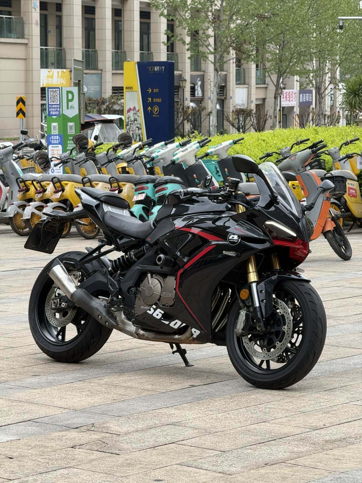 QJMOTOR 赛600