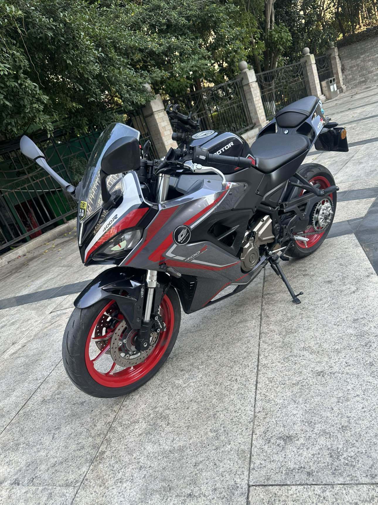 QJMOTOR 赛400