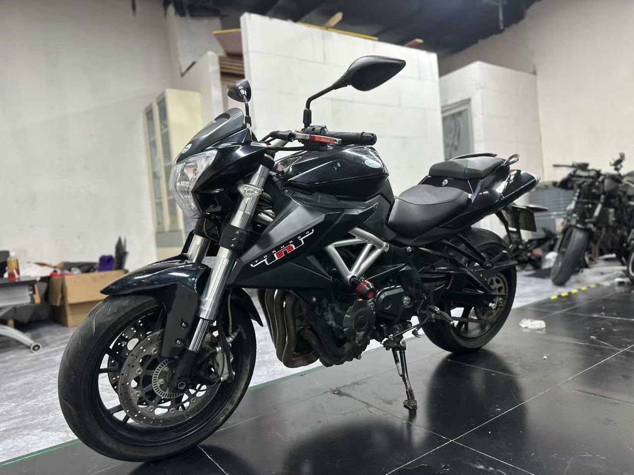 贝纳利 TNT600i