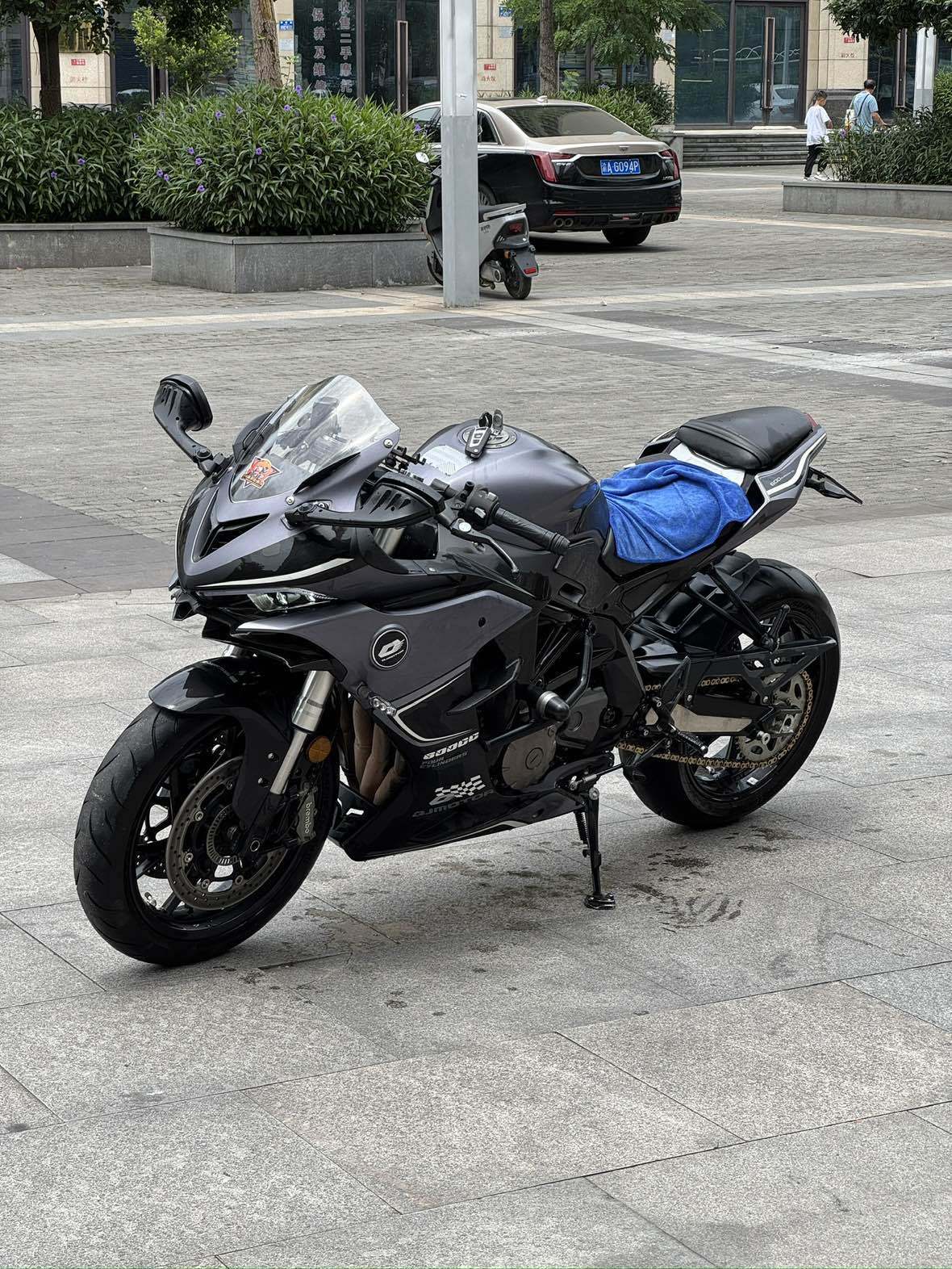 QJMOTOR 赛600