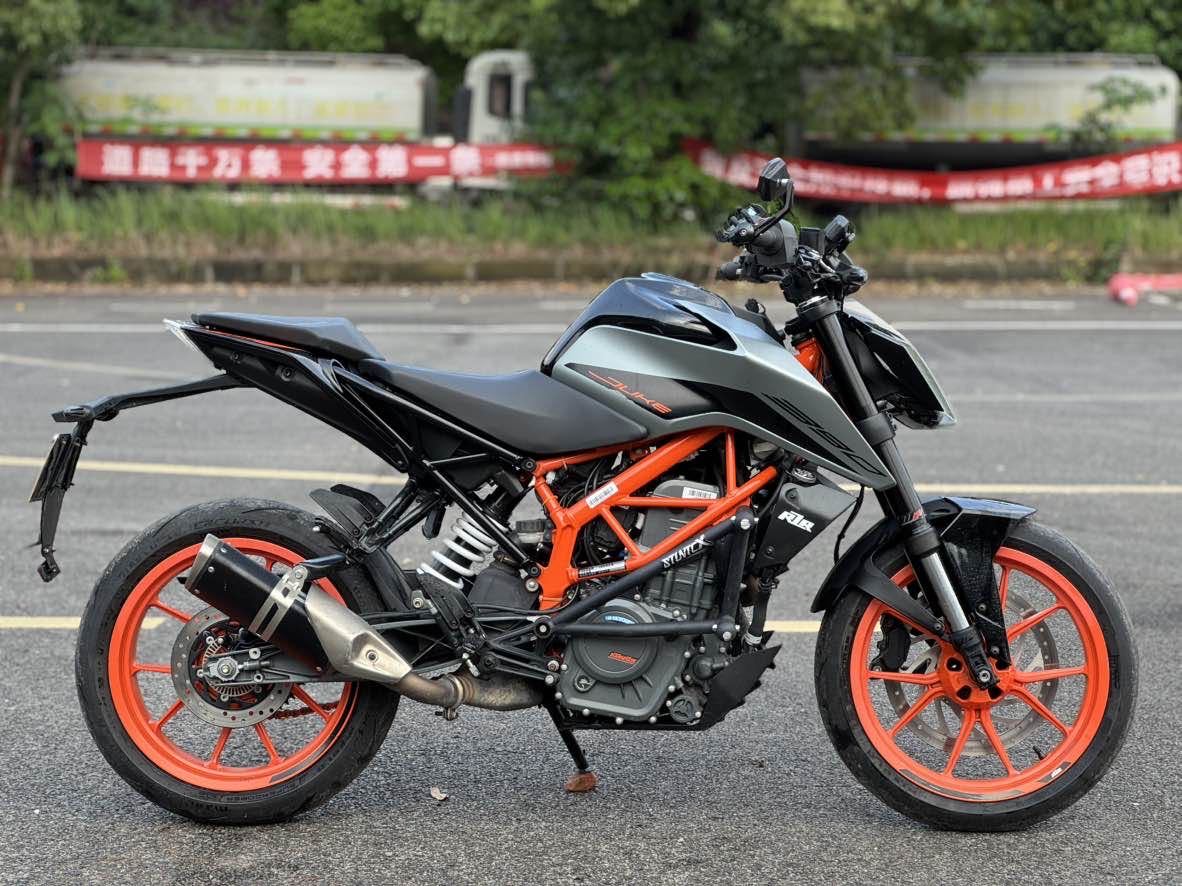KTMR2R 390 Duke
