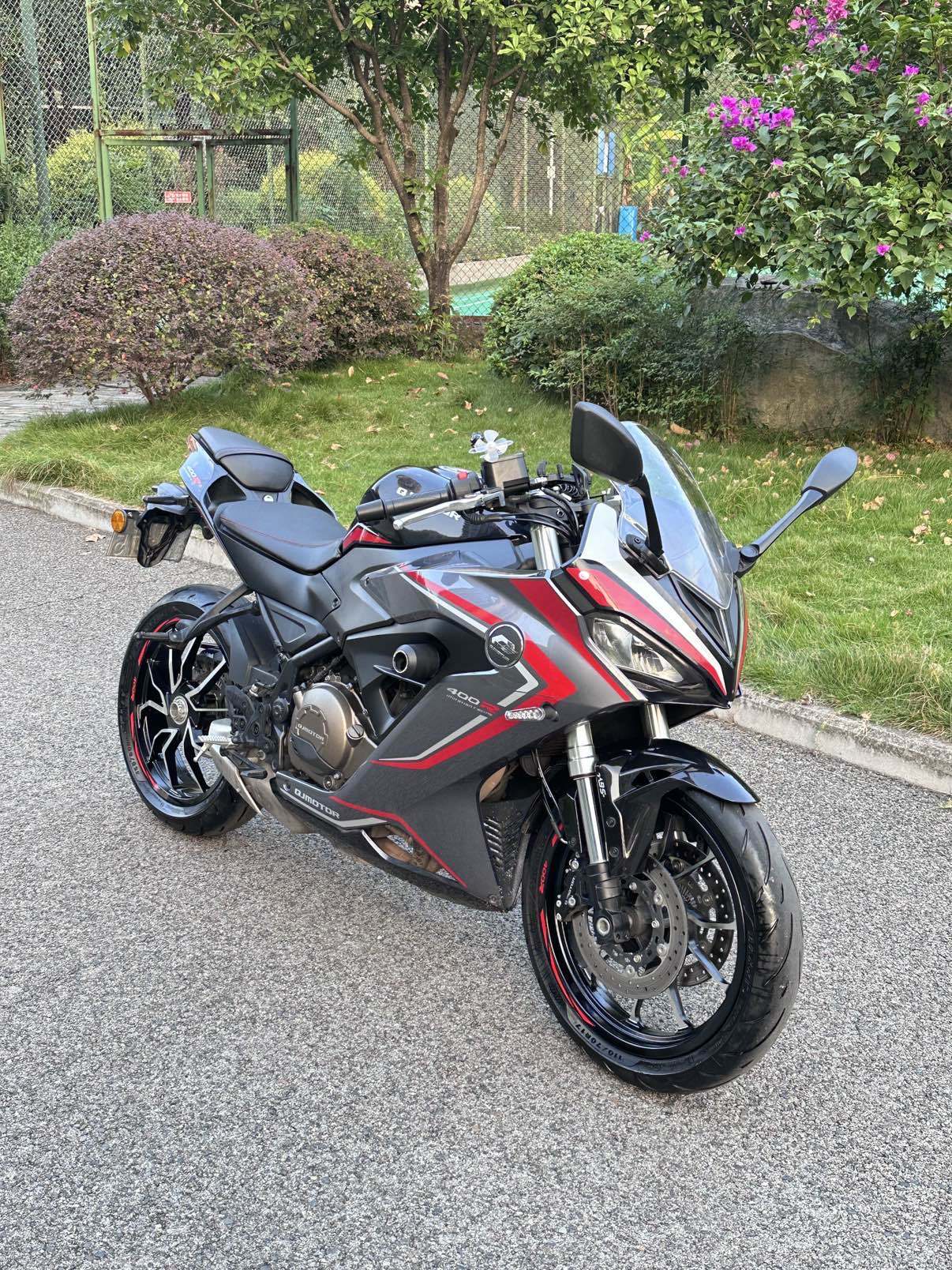 QJMOTOR 赛400