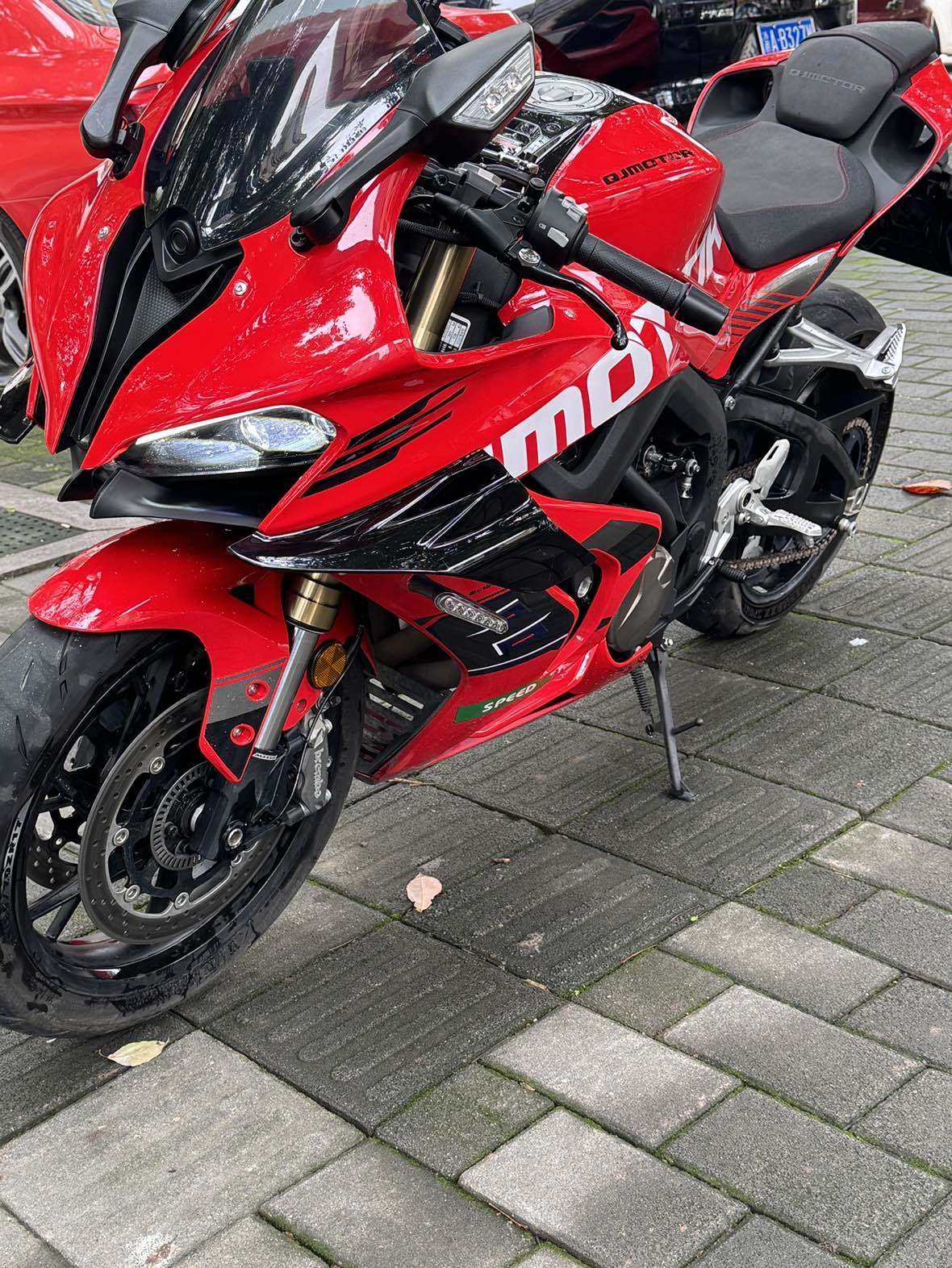 QJMOTOR 赛800