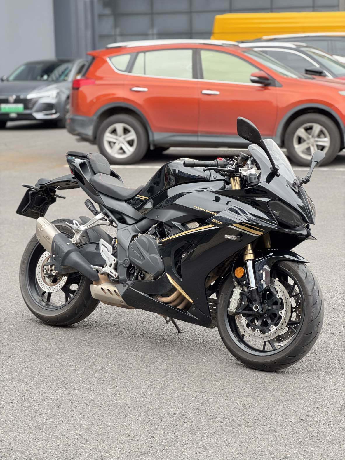 QJMOTOR 赛800