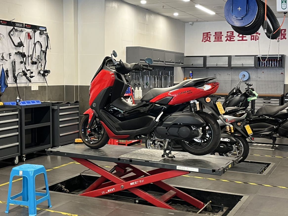 雅马哈 NMAX