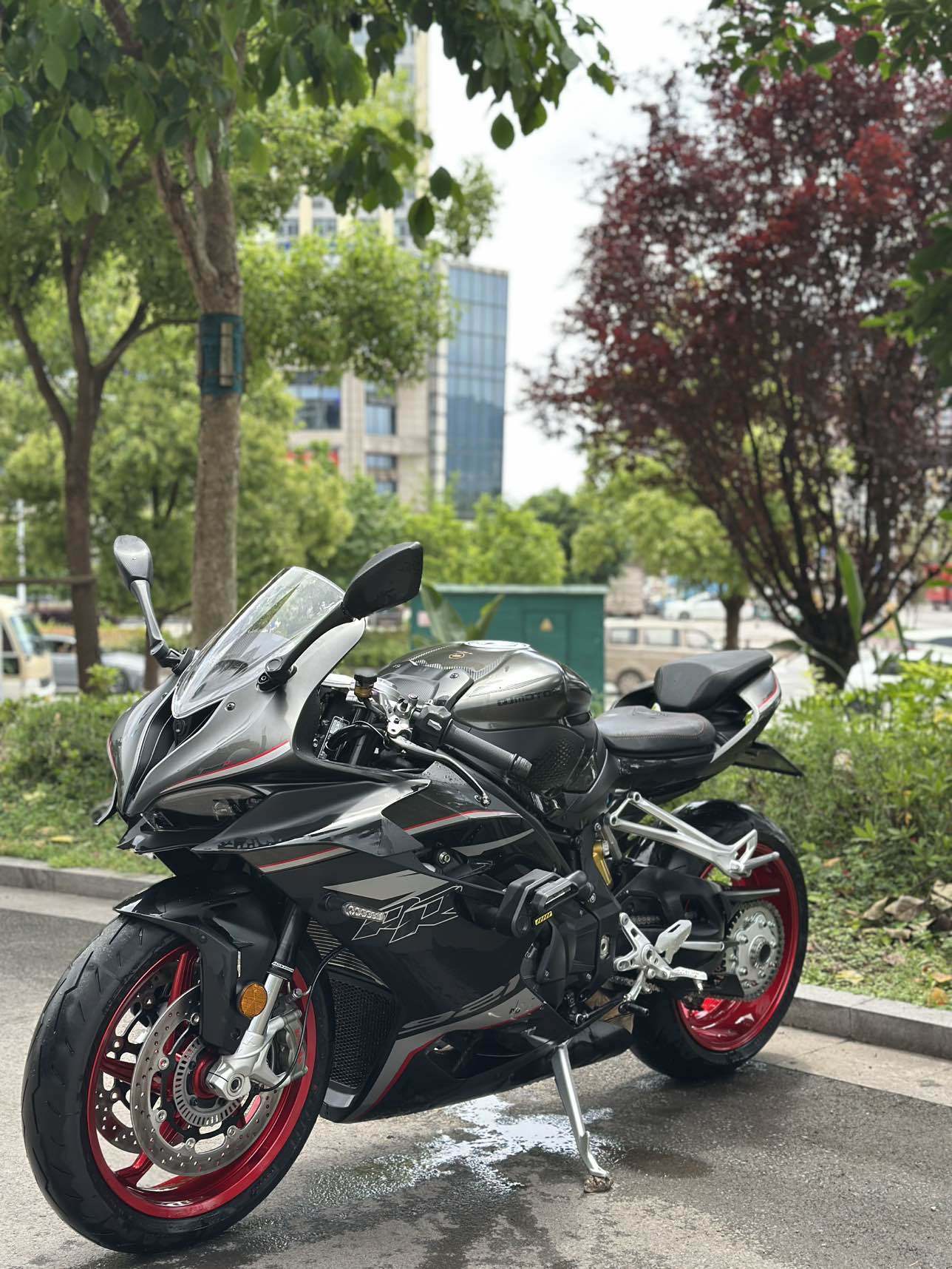 QJMOTOR QJ900GS-8D