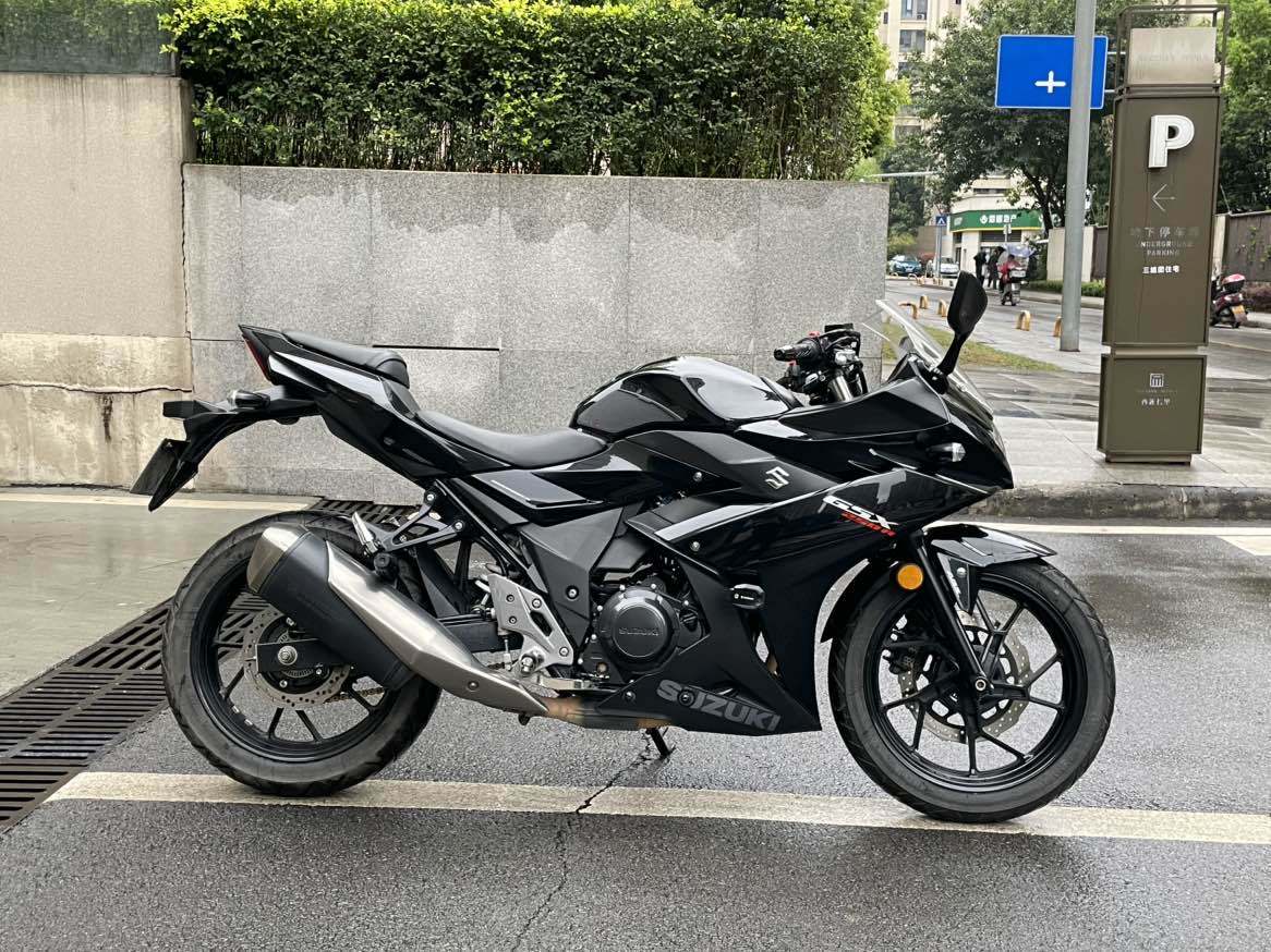 豪爵铃木 GSX250R