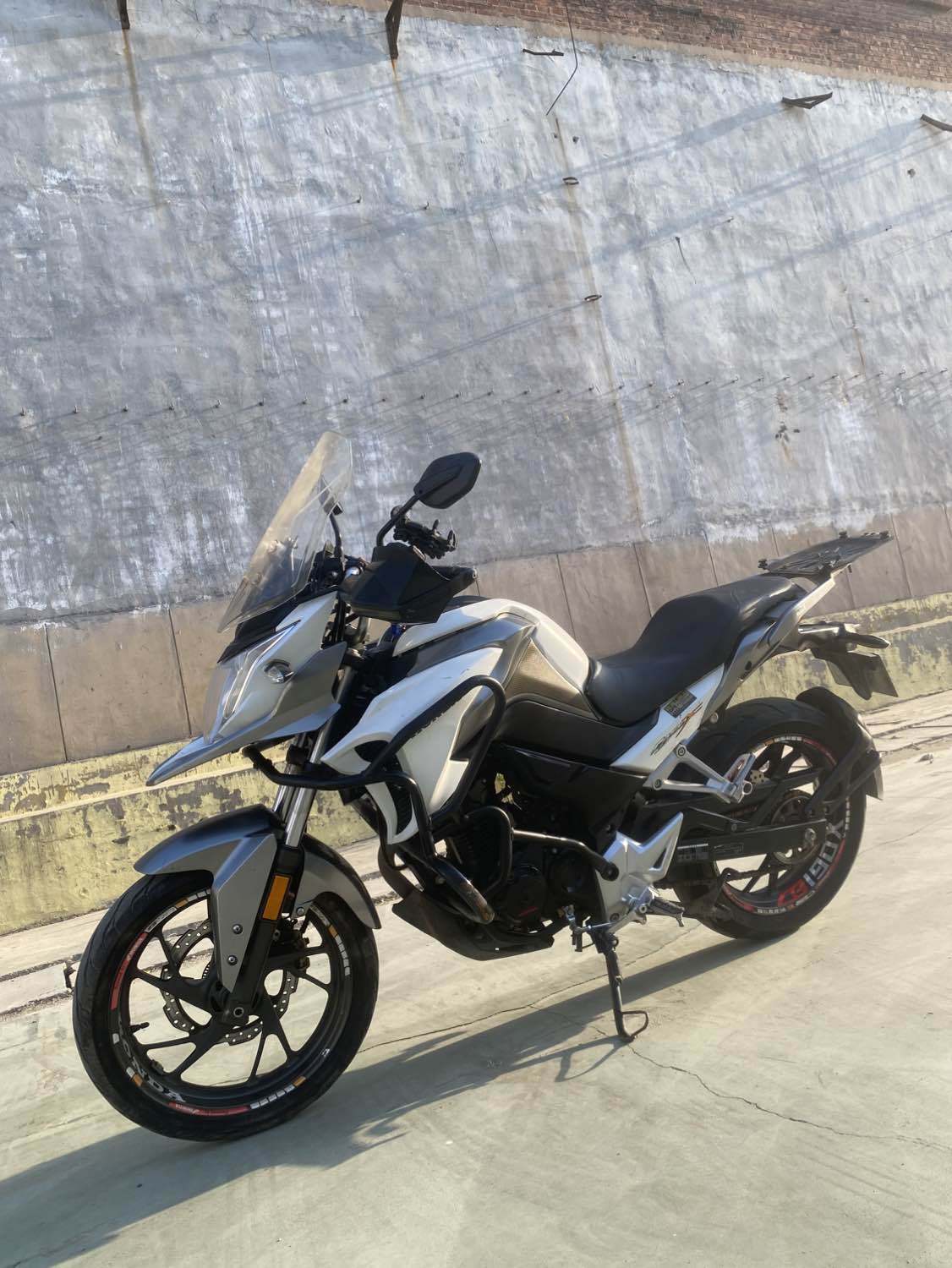 五羊本田 猛鸷 CB190X