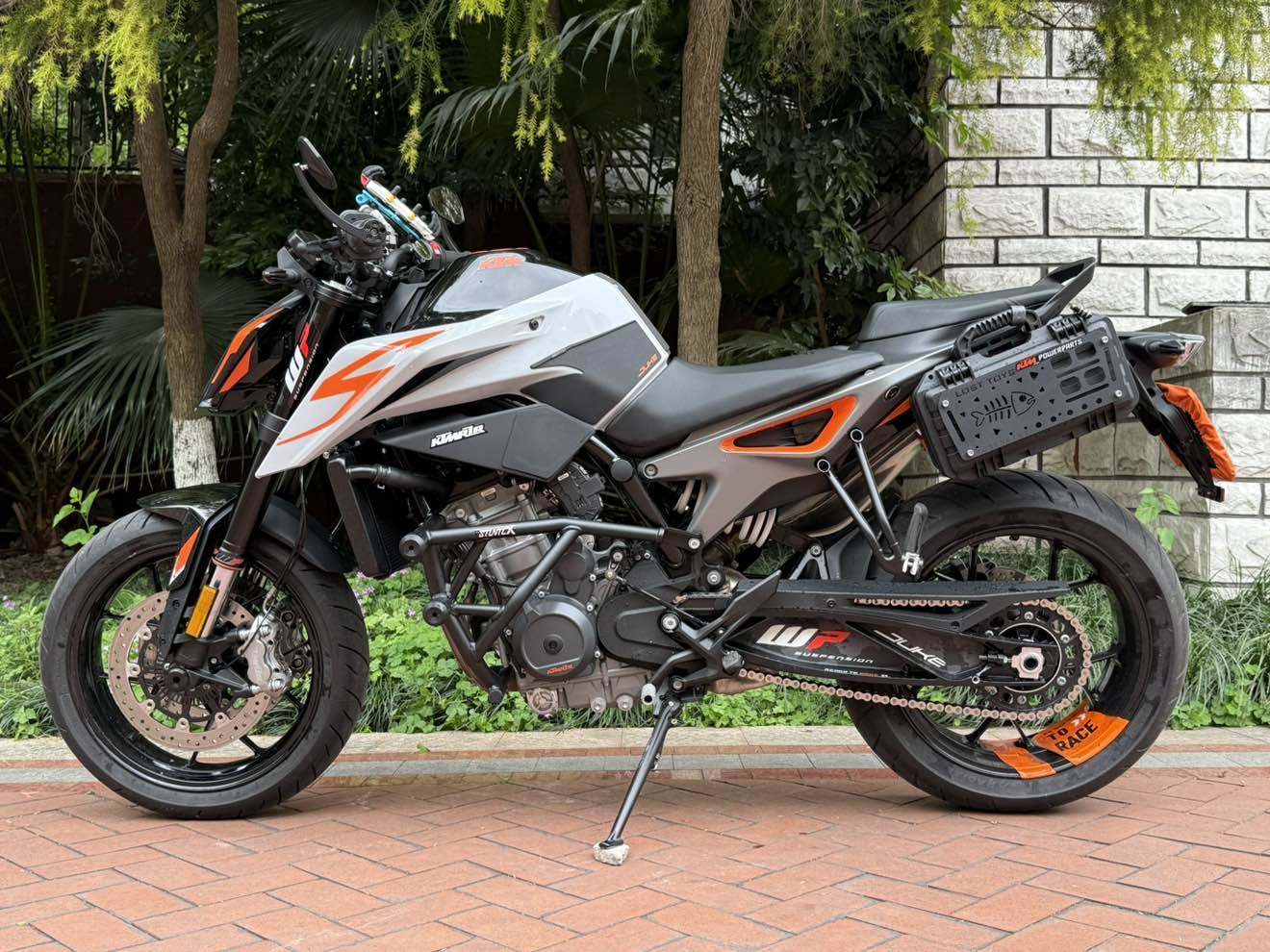 KTMR2R 790 Duke