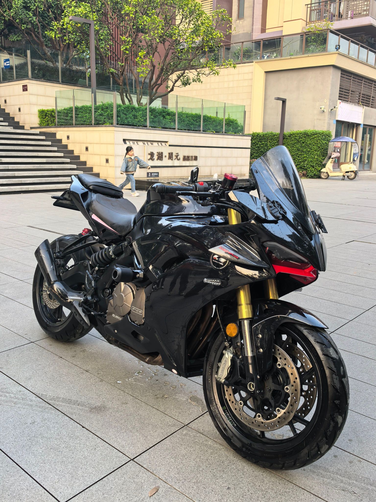 QJMOTOR 赛600