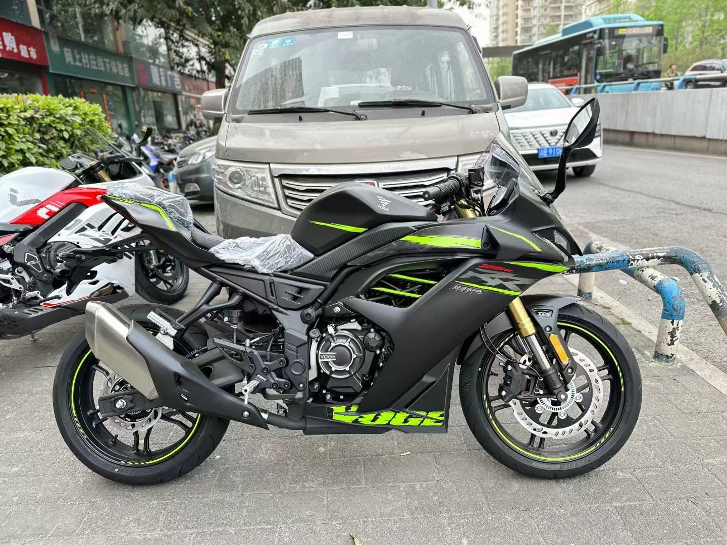 无极 250RR