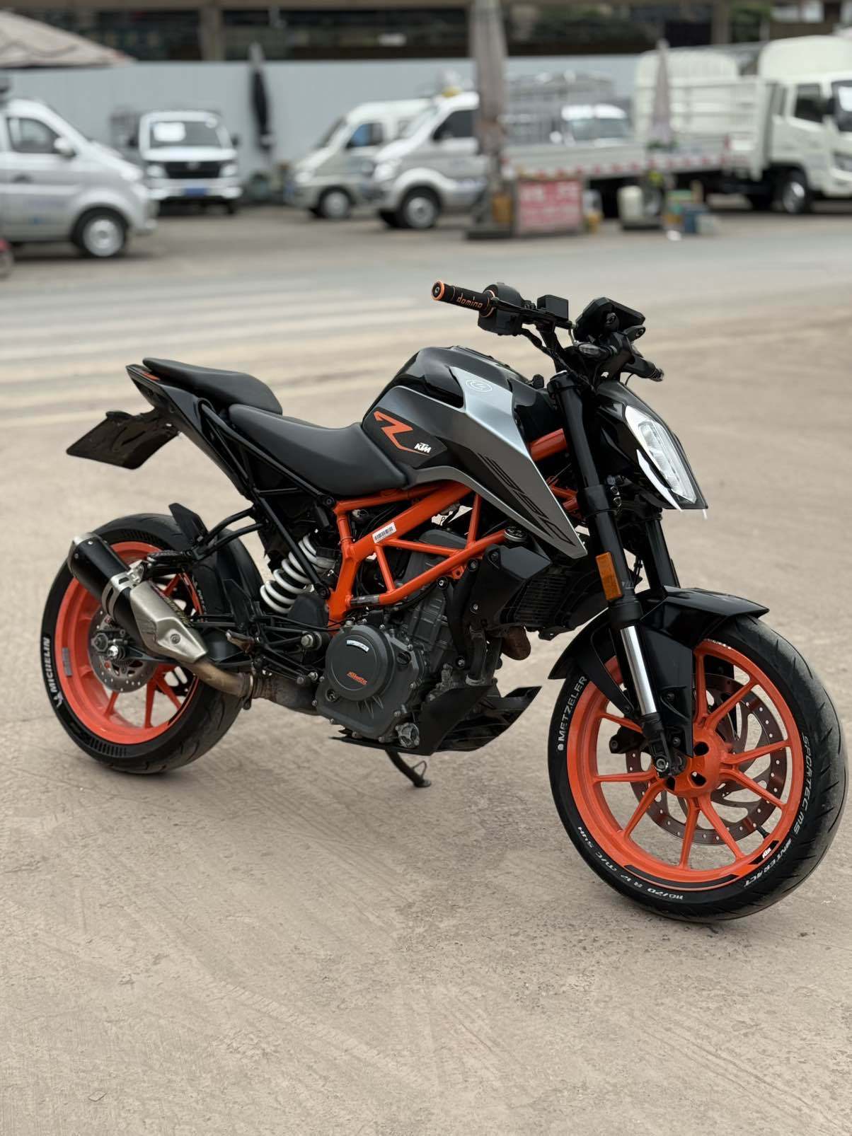 KTMR2R 390 Duke
