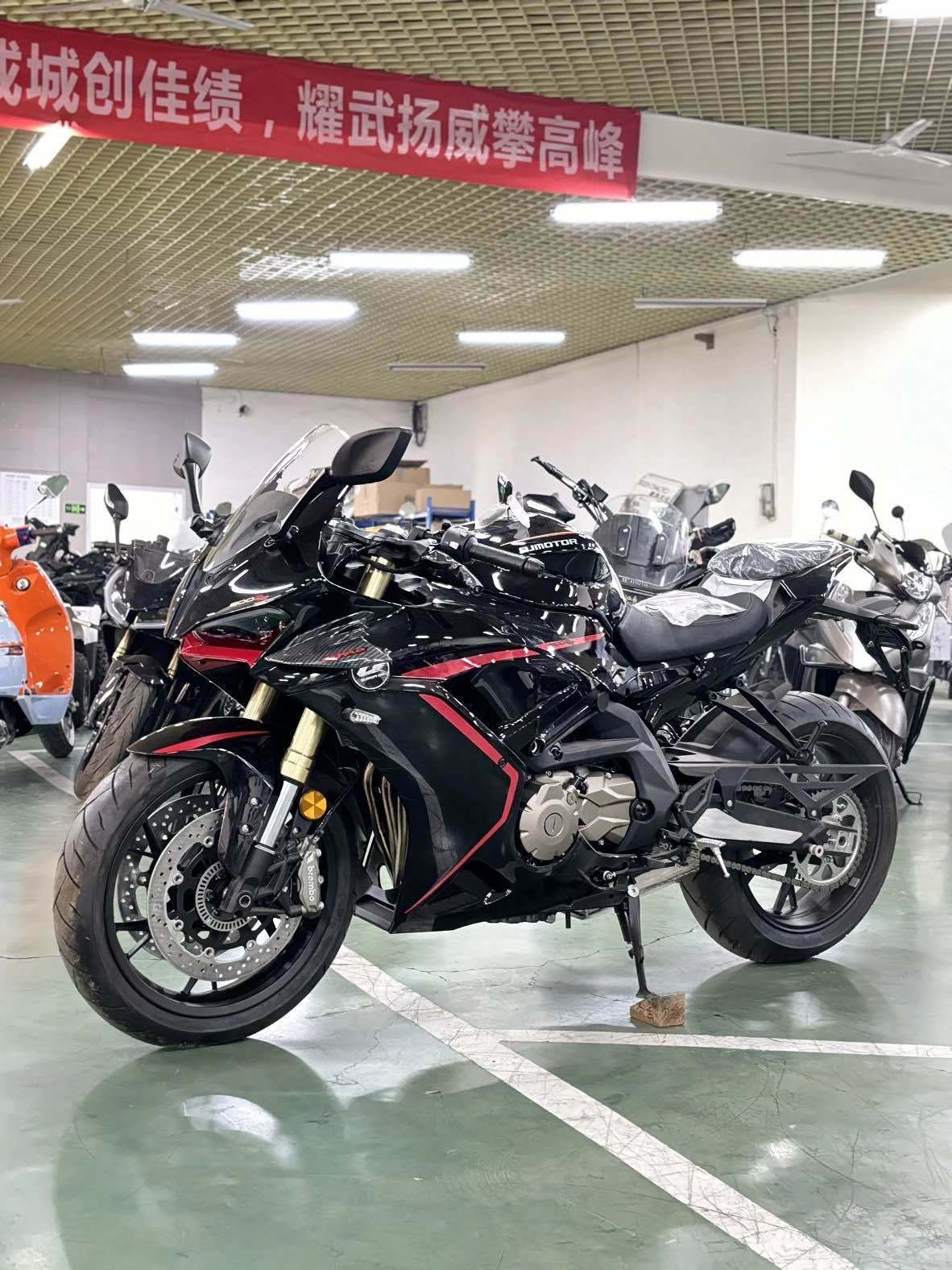 QJMOTOR 赛600