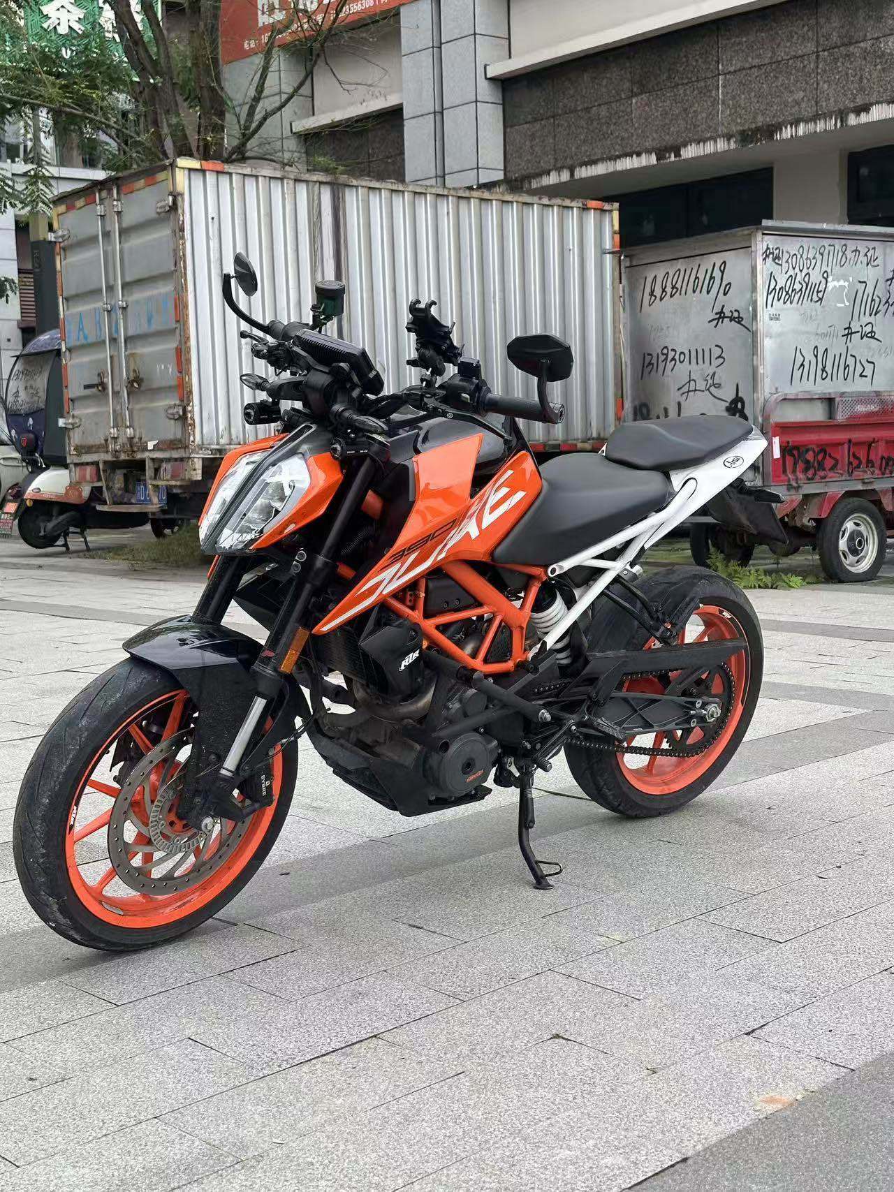 KTMR2R 390 Duke