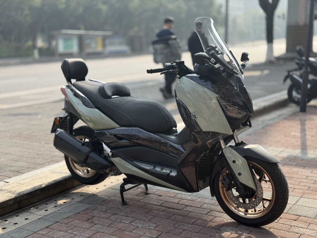 雅马哈 XMAX