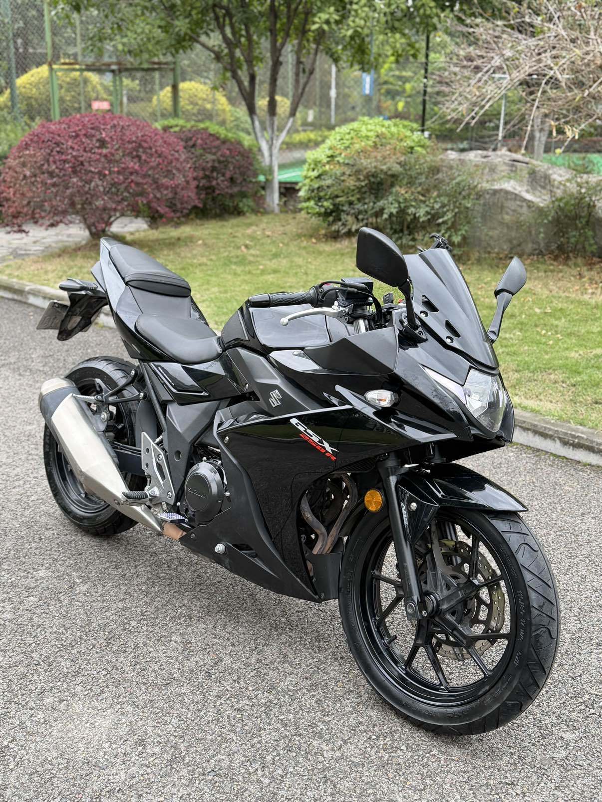 豪爵铃木 GSX250R