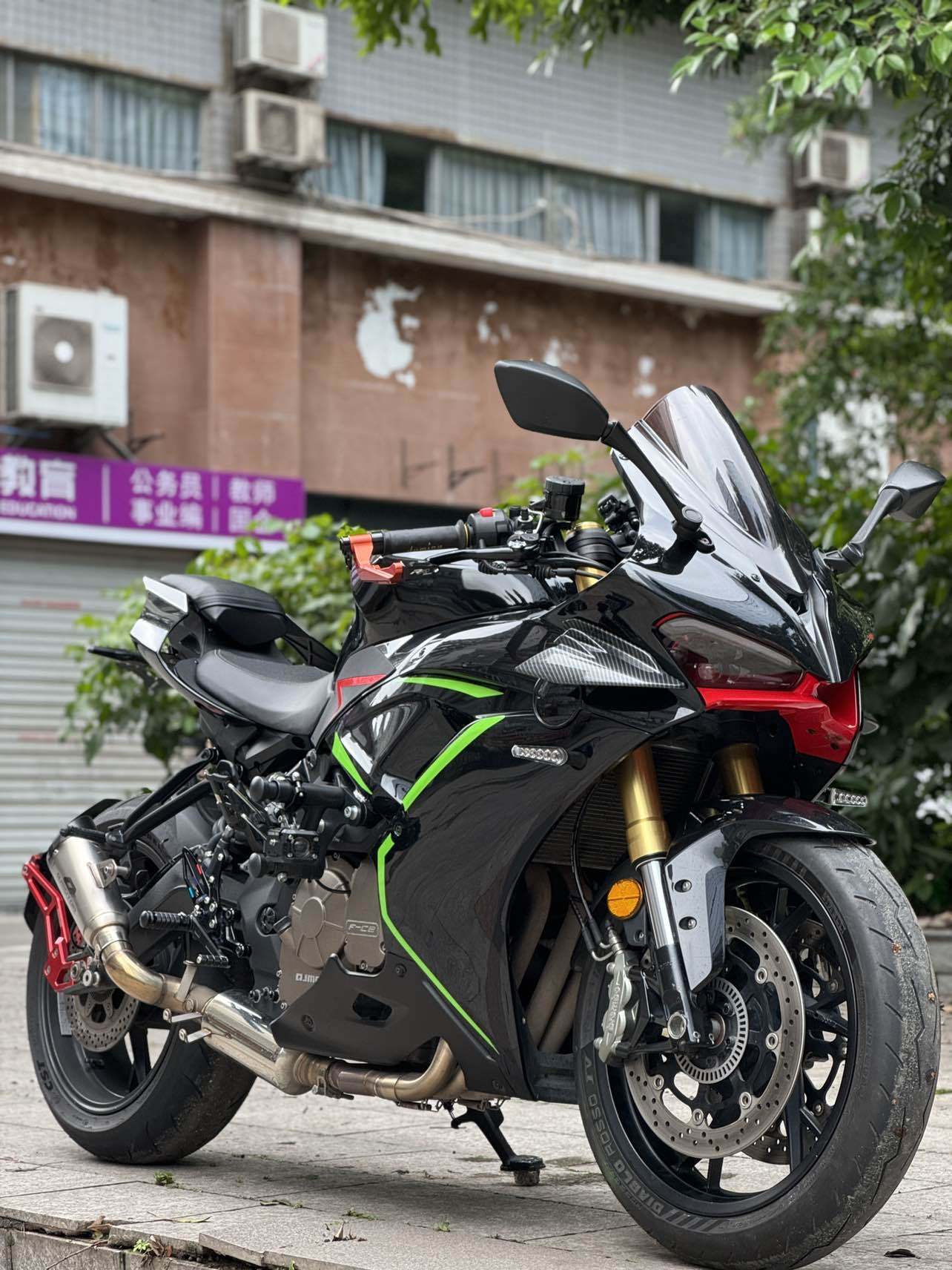 QJMOTOR 赛600