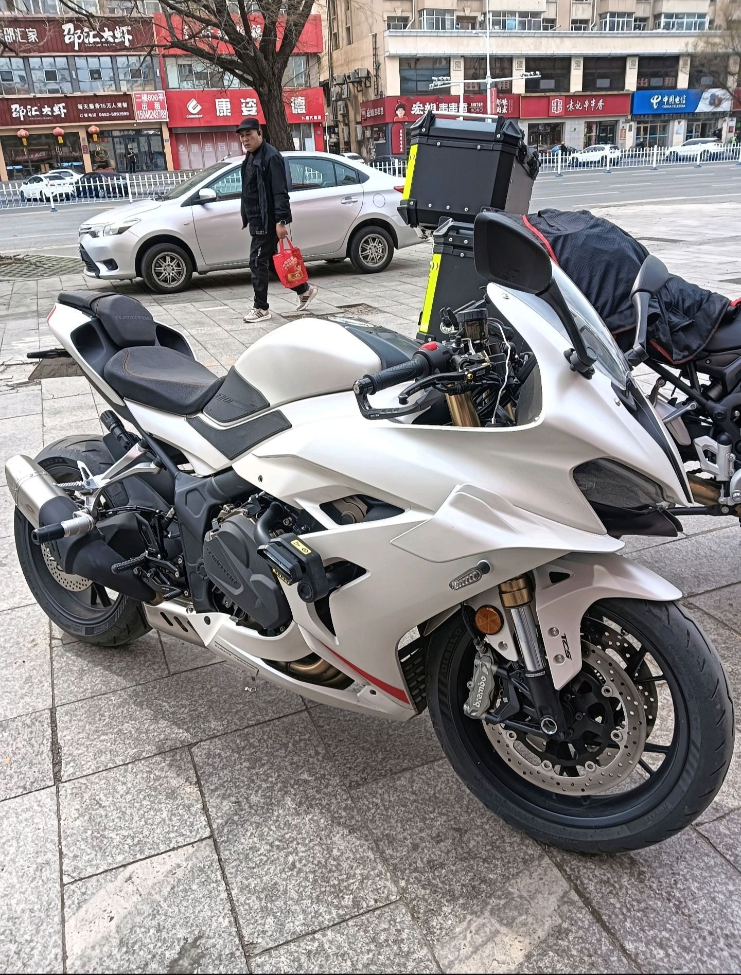 QJMOTOR 赛600