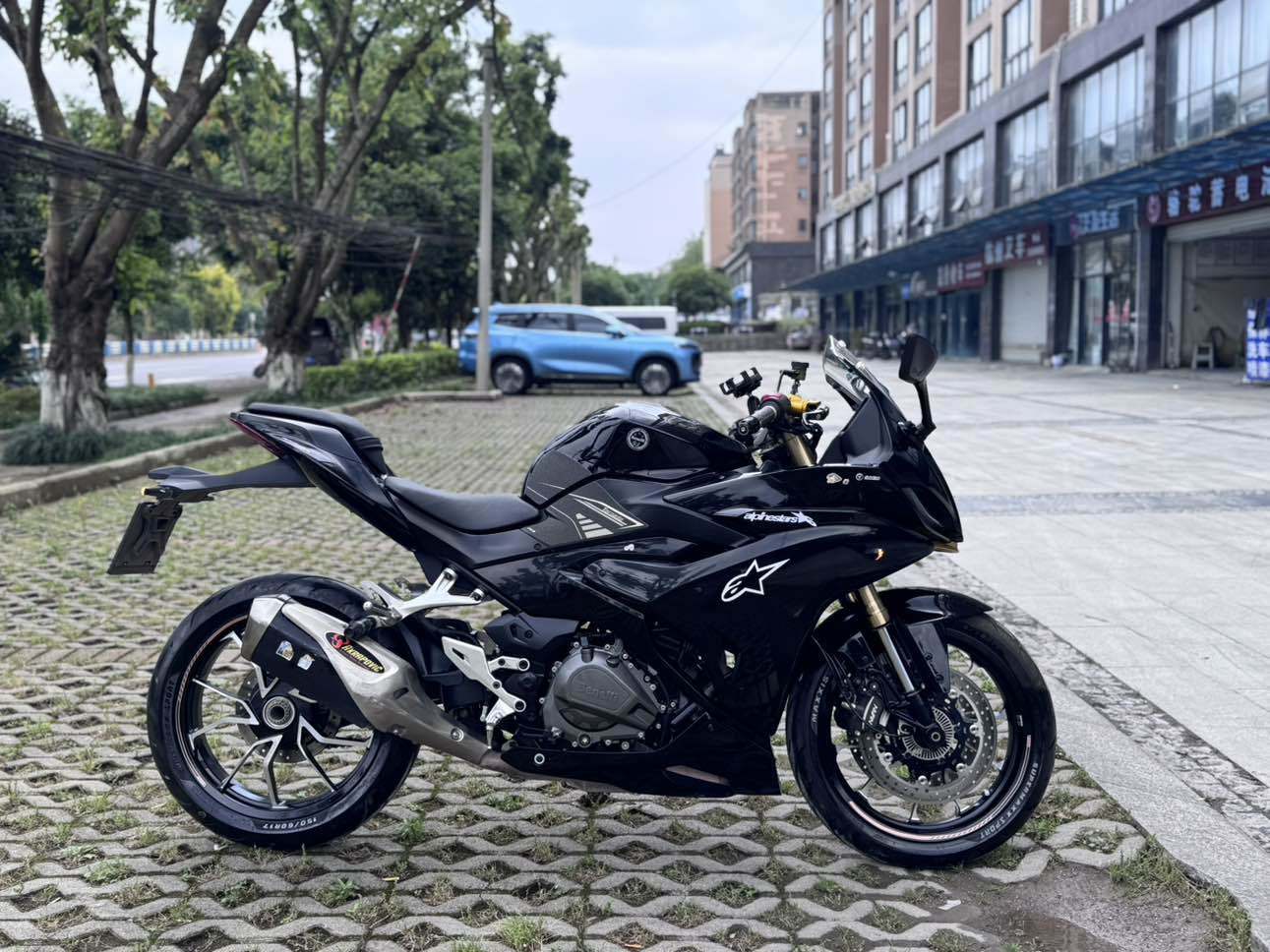 贝纳利 龙卷风 Tornado 402R