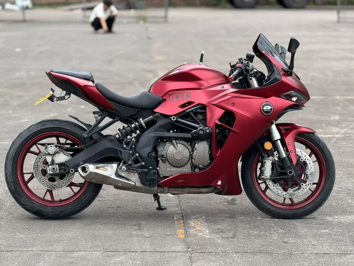 QJMOTOR 赛600