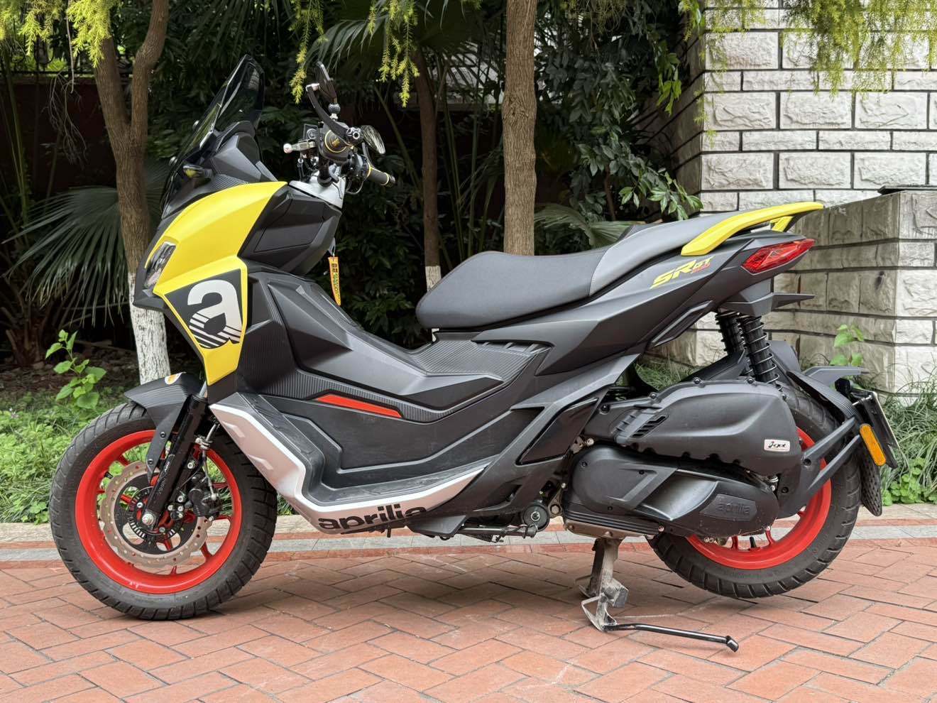 阿普利亚 SR GT 200