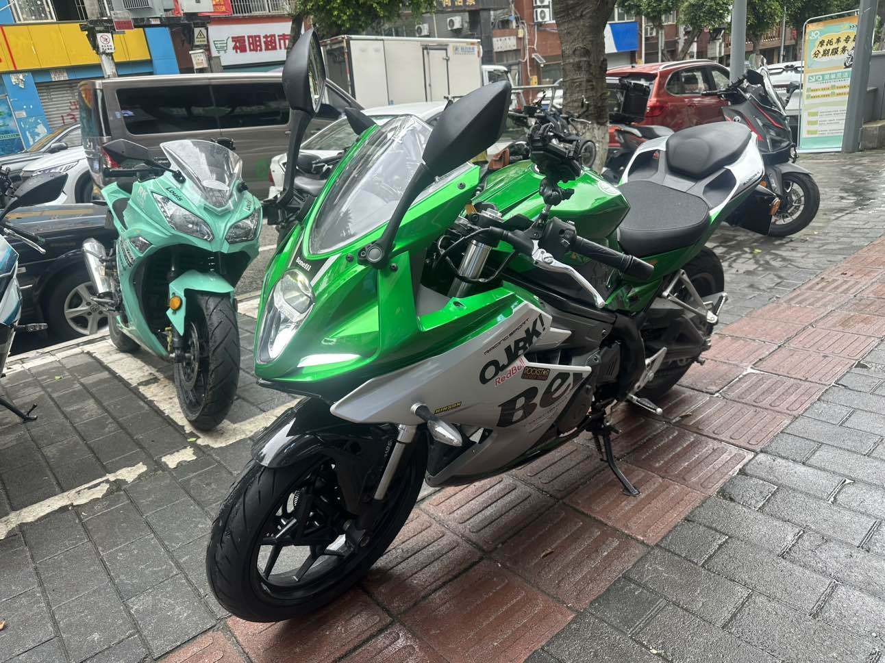 贝纳利 龙卷风 Tornado 252R