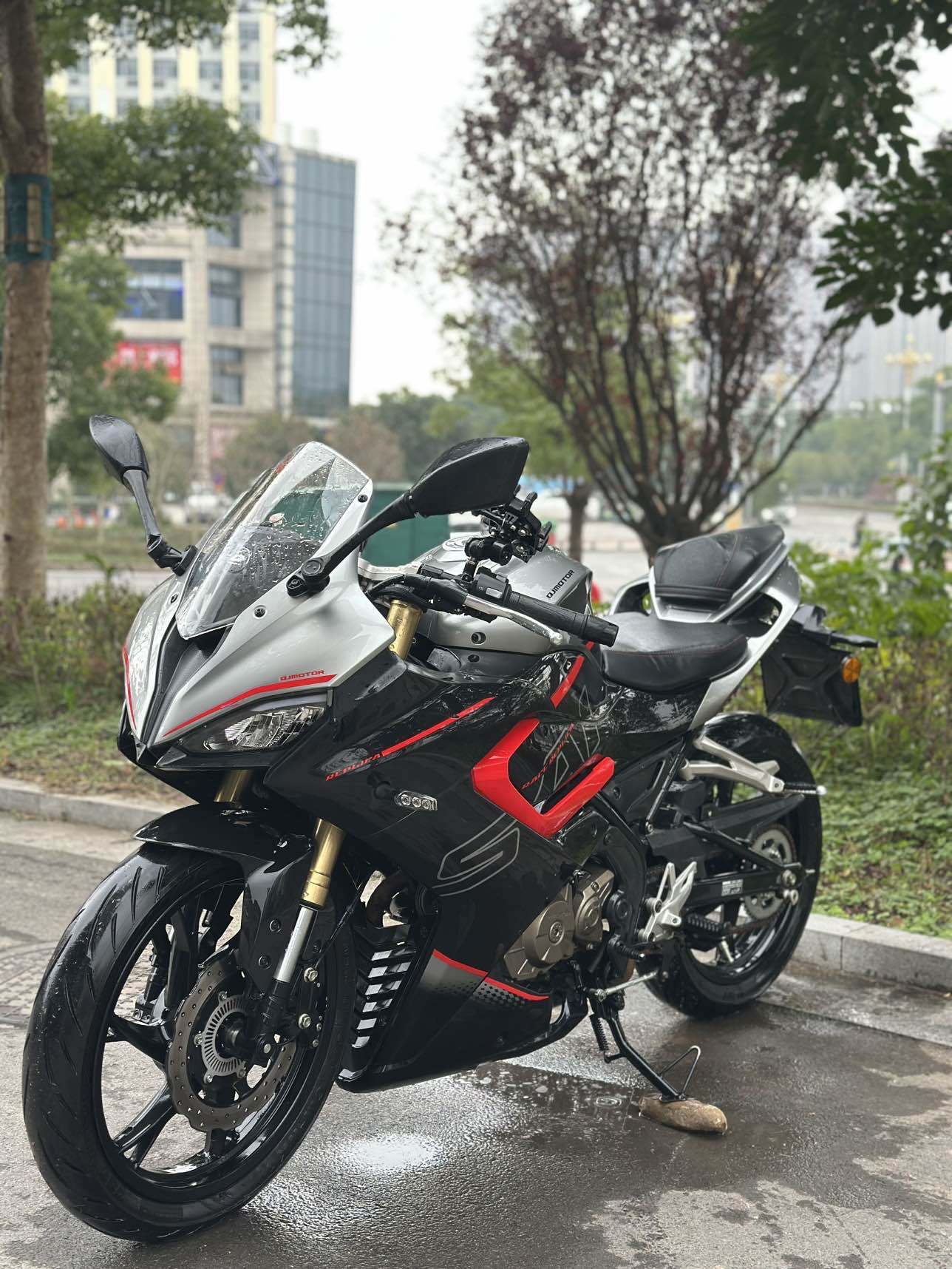 QJMOTOR 赛150