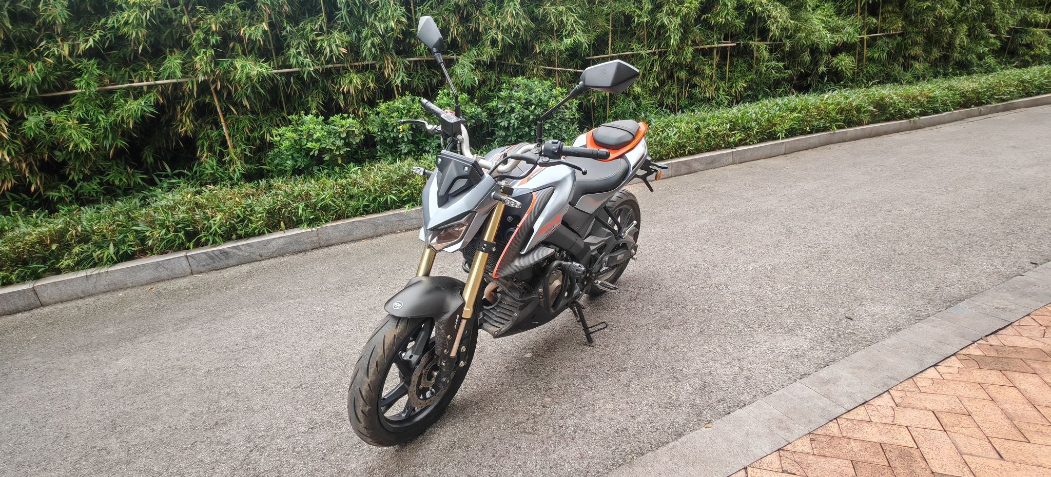 QJMOTOR 追150
