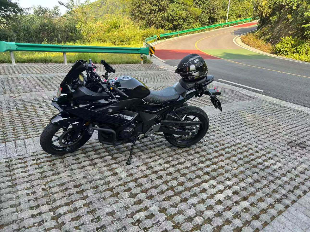 豪爵铃木 GSX250R