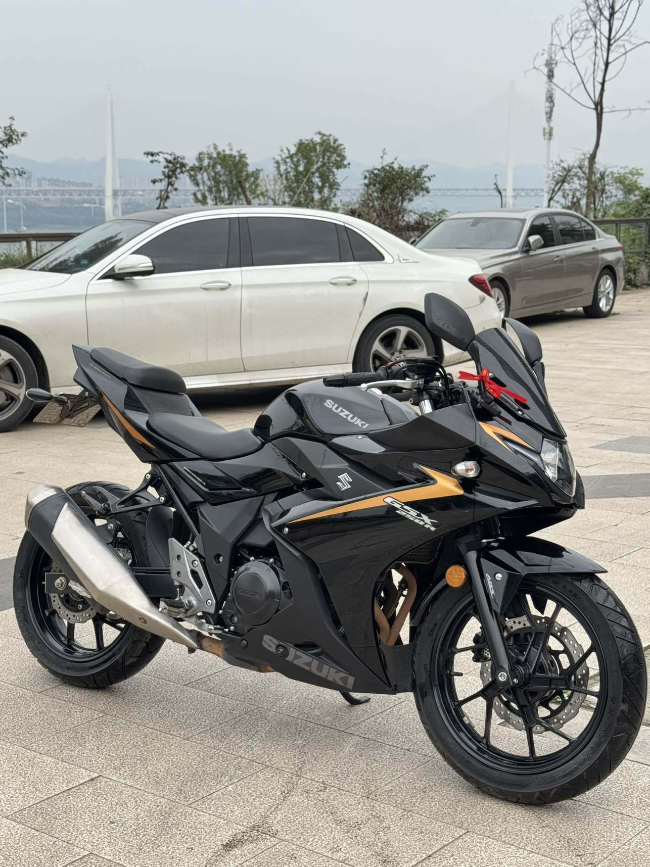 豪爵铃木 GSX250R