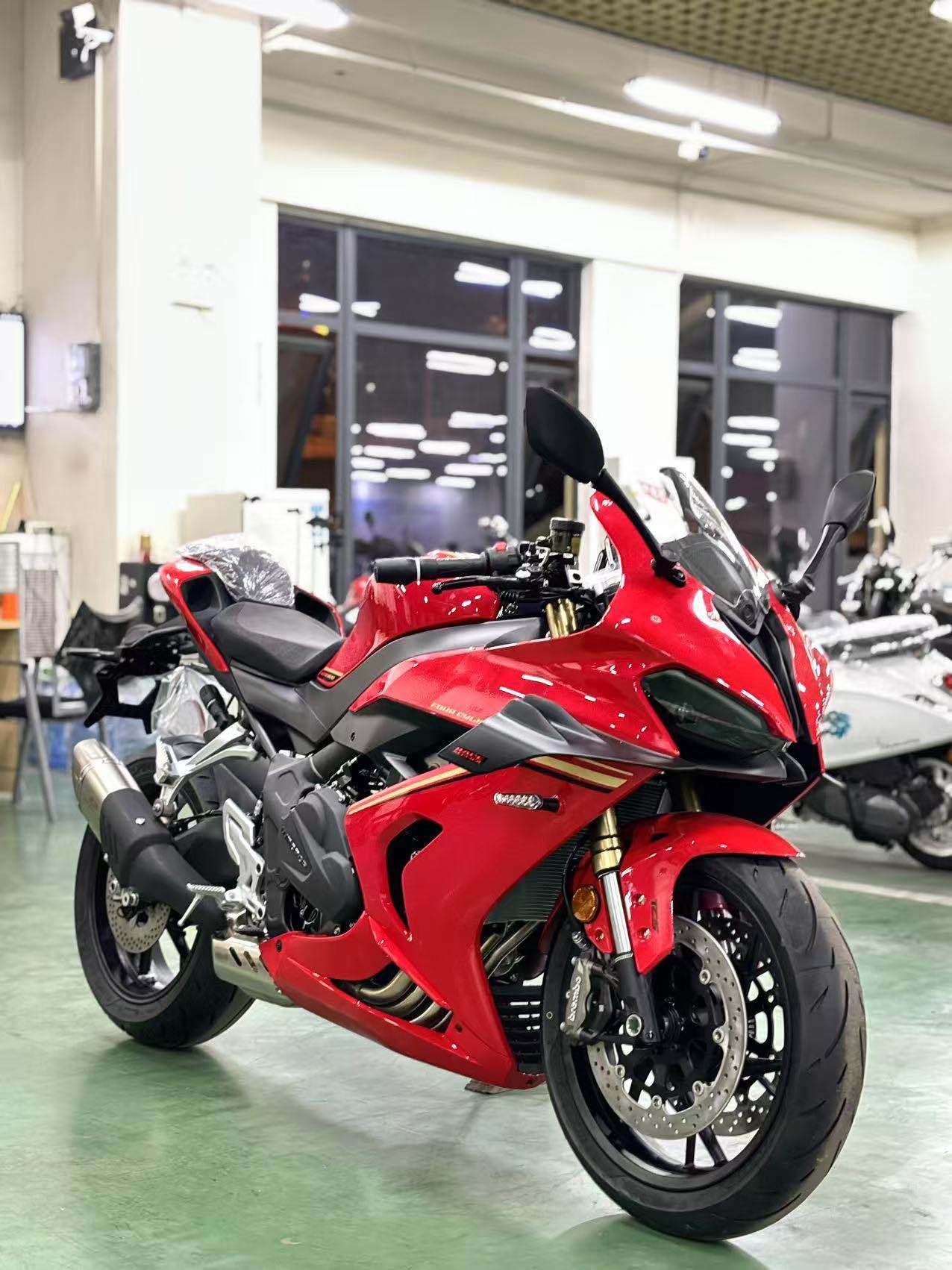 QJMOTOR 赛800